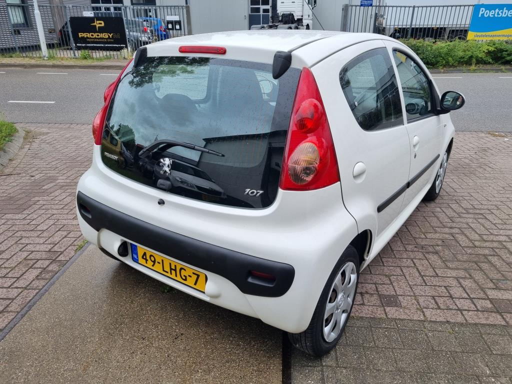 peugeot-107-image5.jpg
