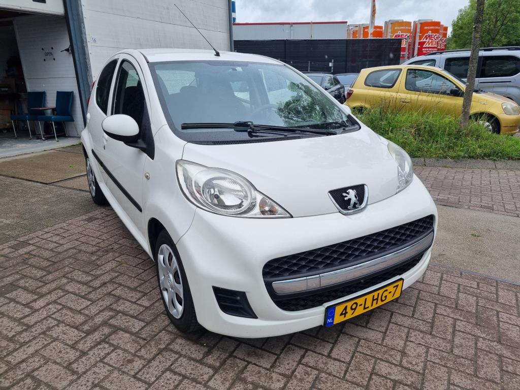 peugeot-107-image6.jpg