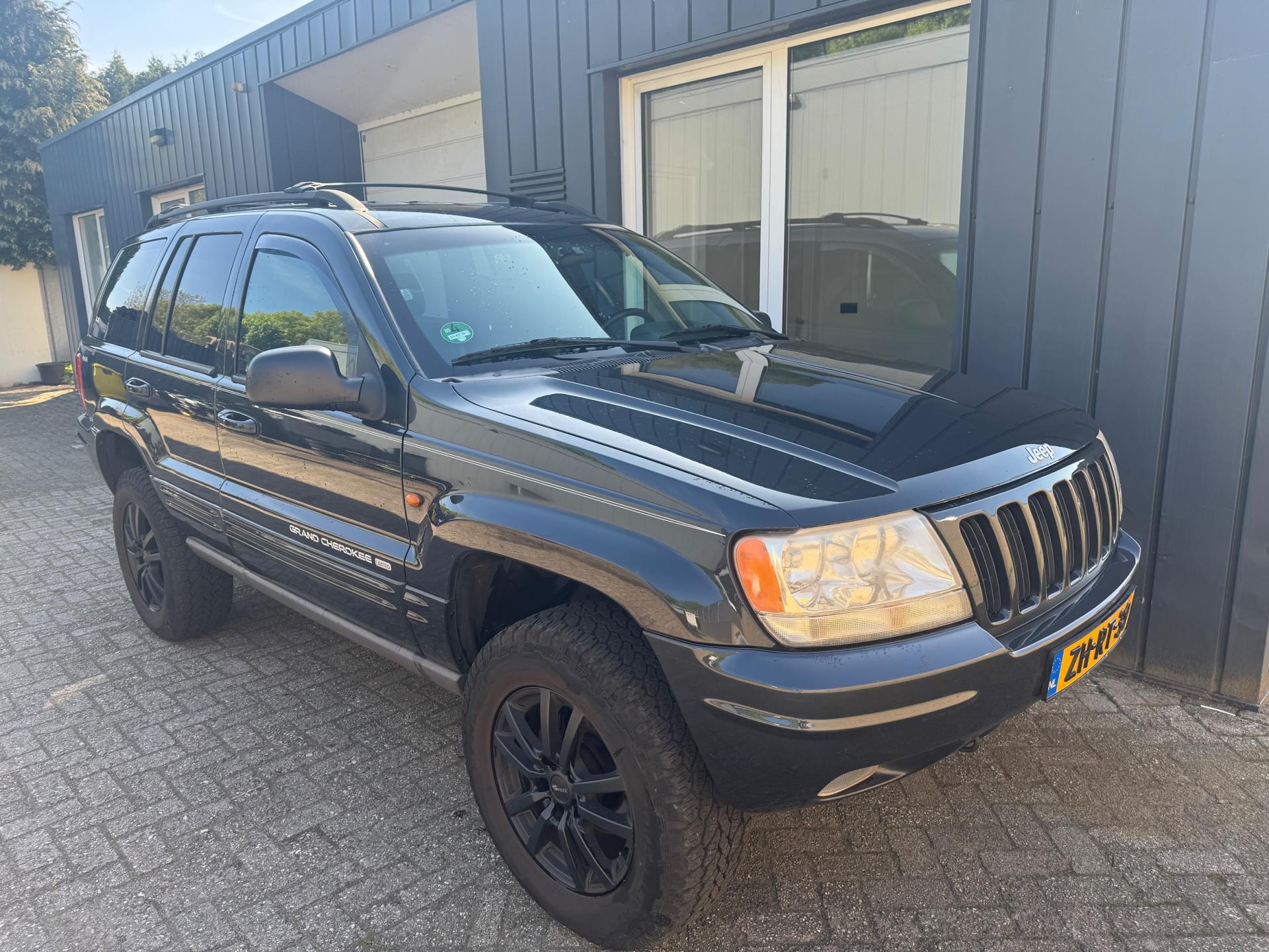 jeep-grand-cherokee-image8.jpg
