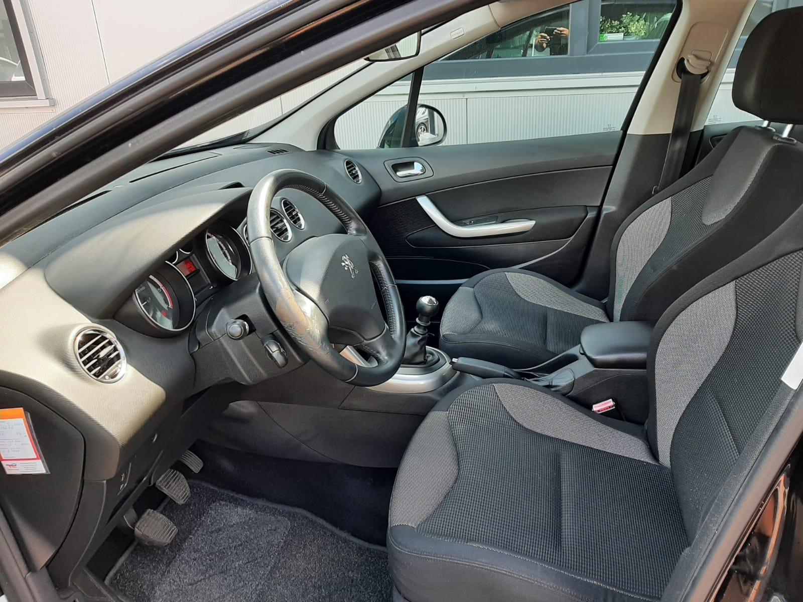 peugeot-308-image7.jpg