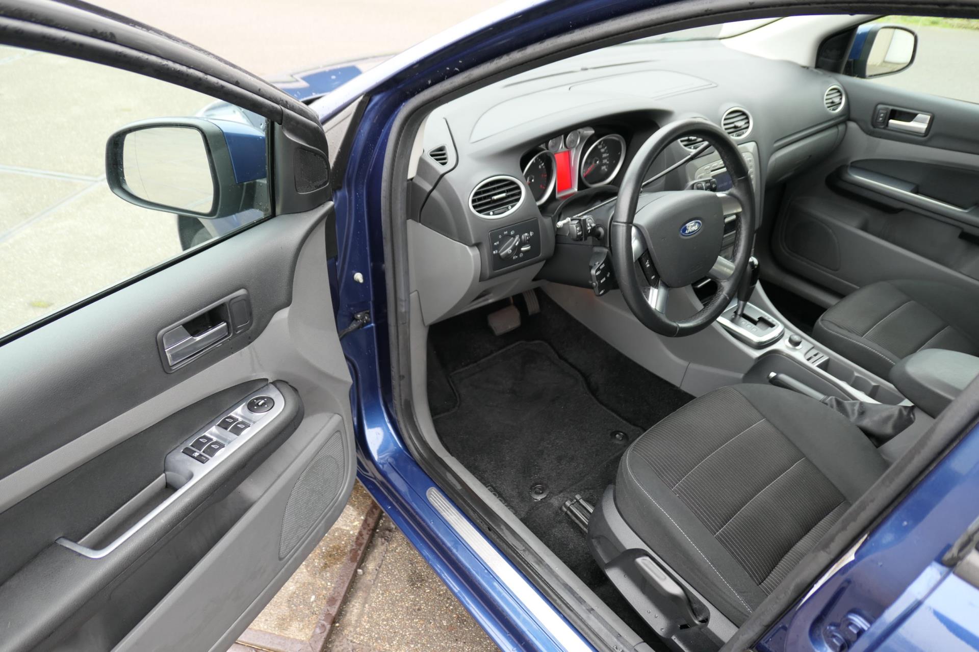 ford-focus-wagon-image10.jpg