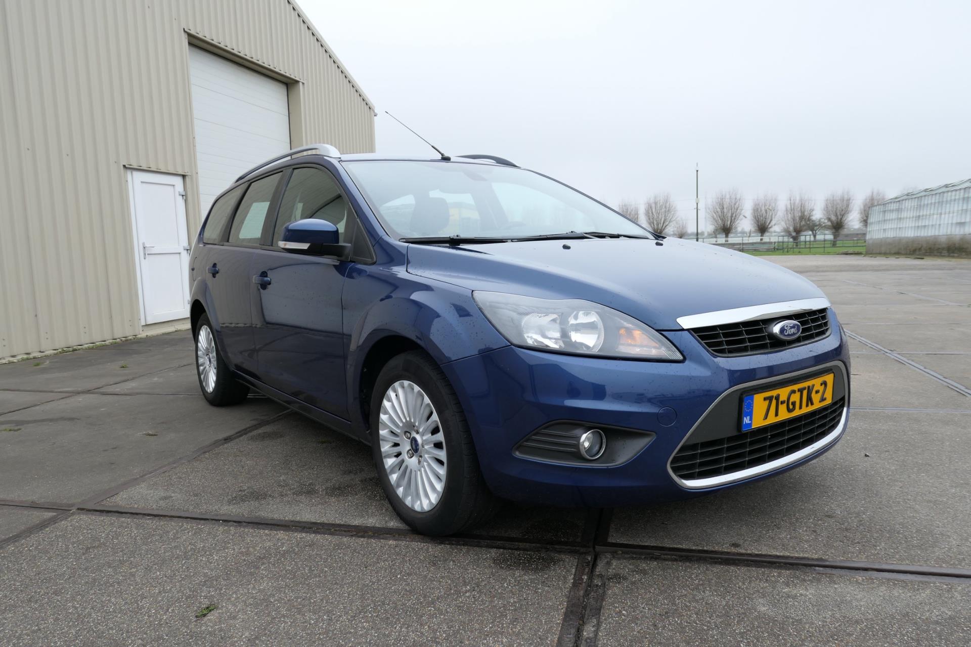 ford-focus-wagon-image2.jpg