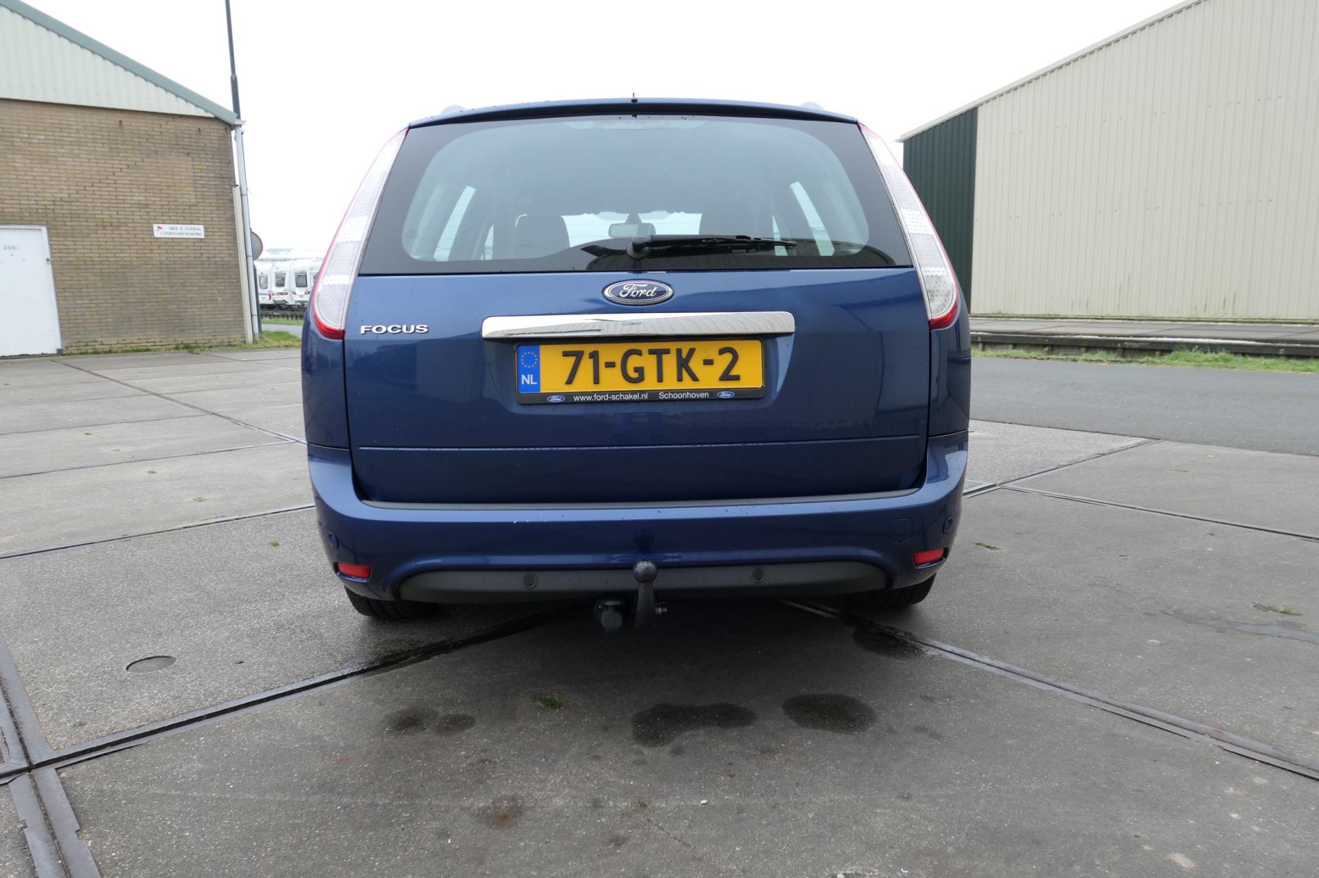 ford-focus-wagon-image7.jpg