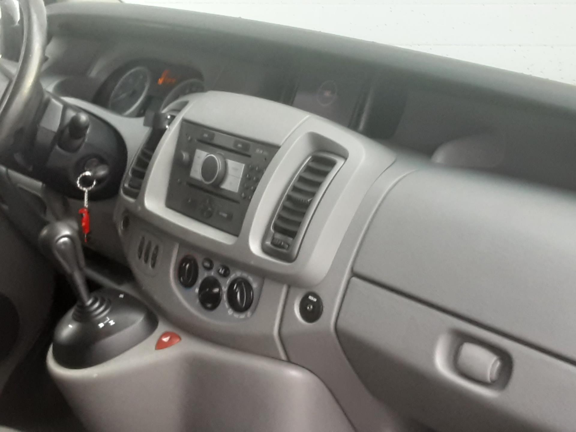 opel-vivaro-image10.jpg