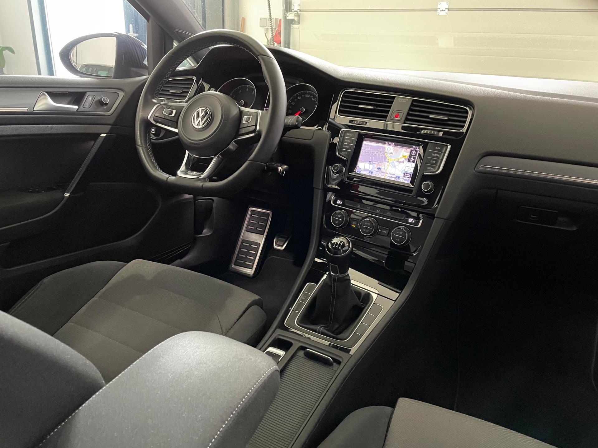 volkswagen-golf-image8.jpg