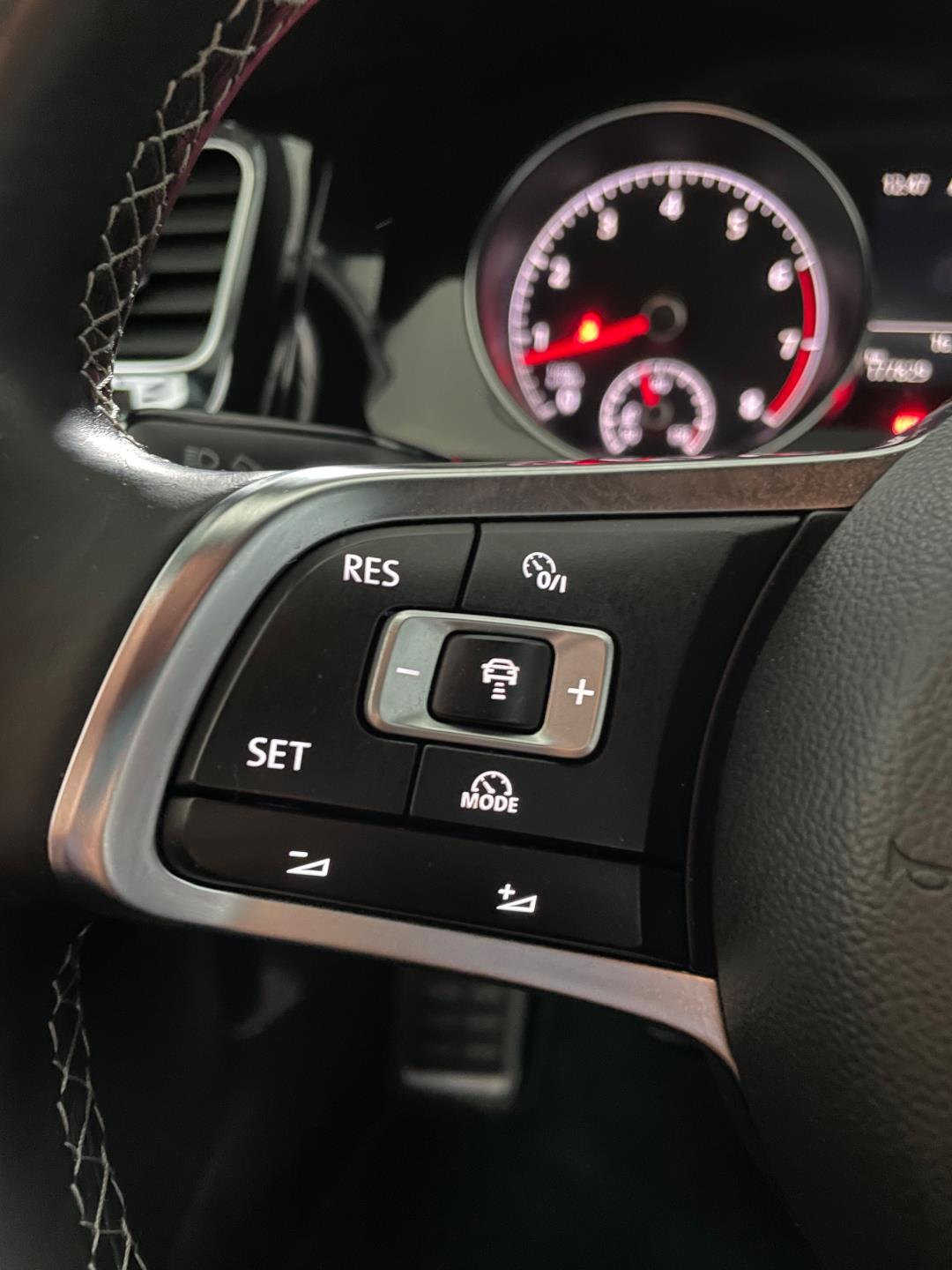 volkswagen-golf-image9.jpg