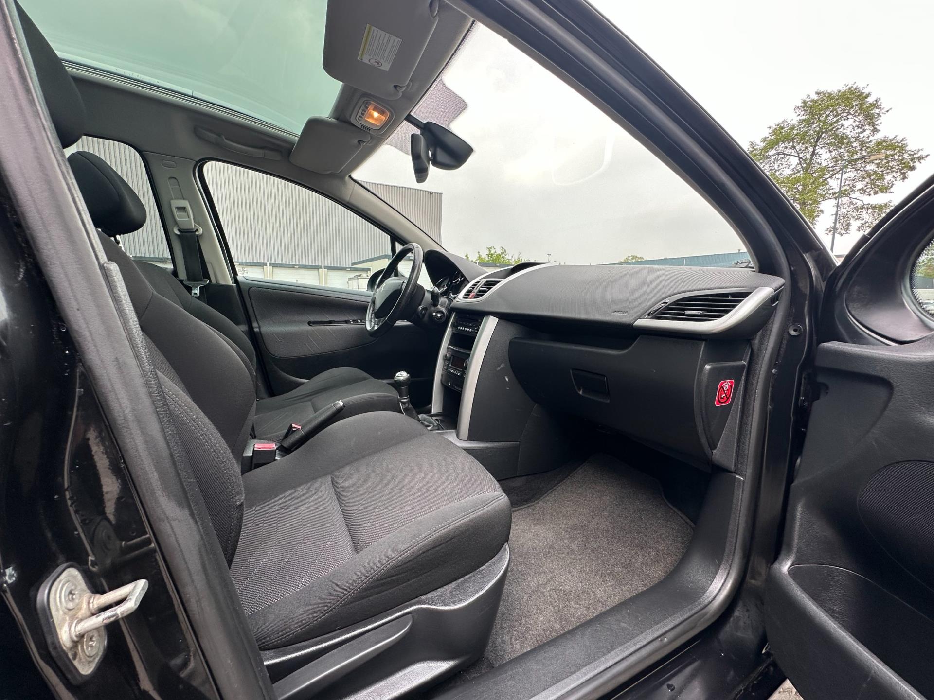 peugeot-207-image10.jpg