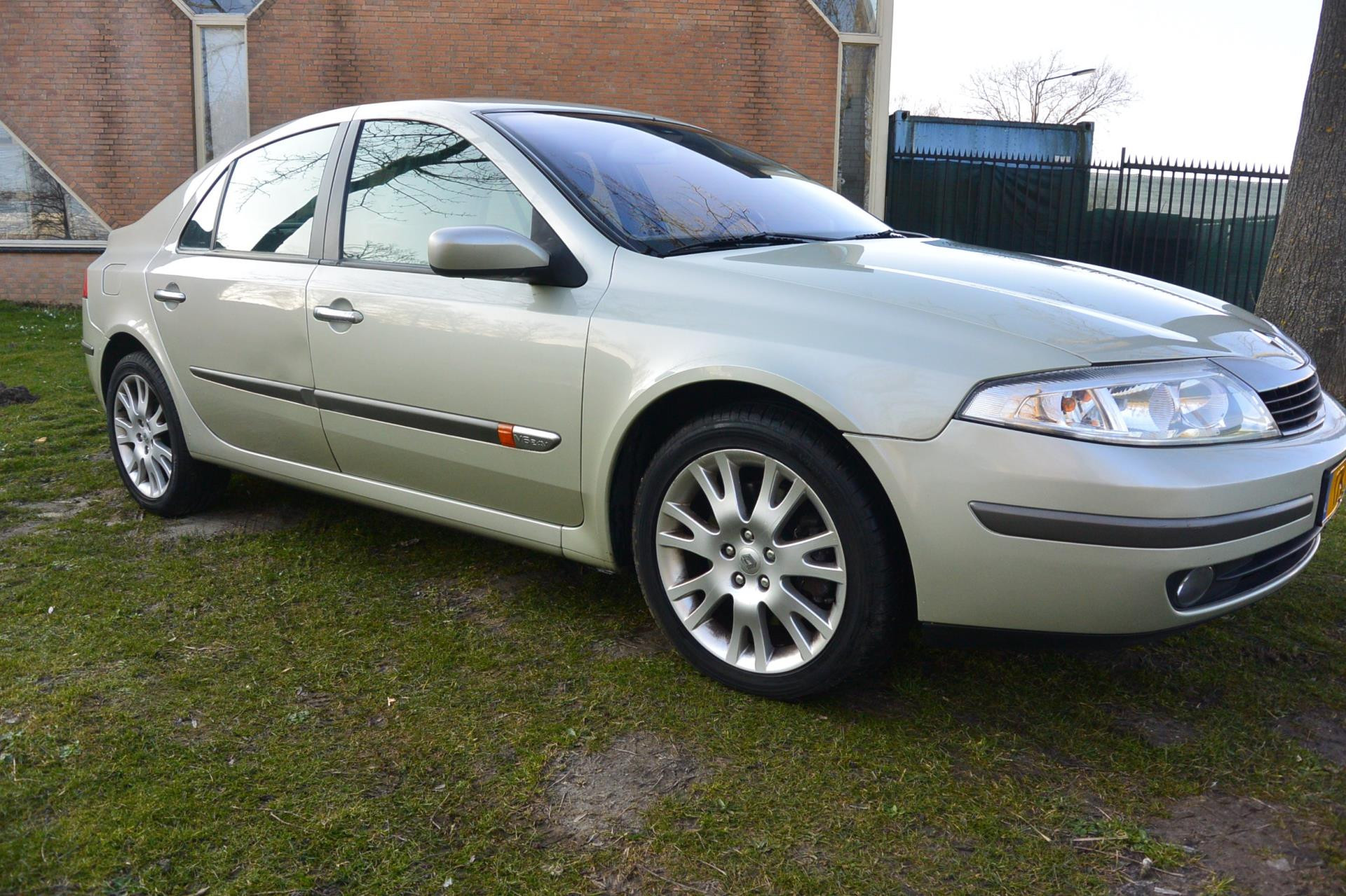 renault-laguna-image2.jpg