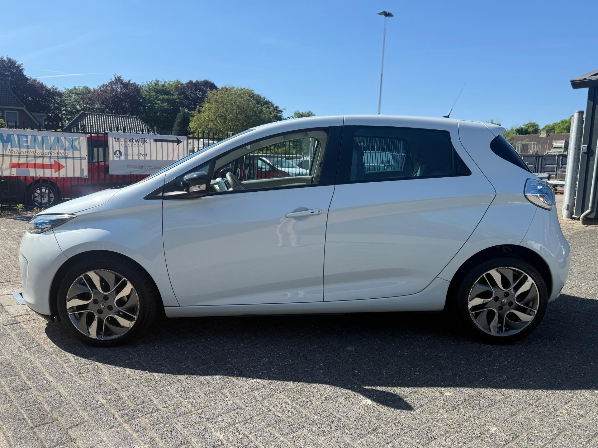 renault-zoe-image2.jpg