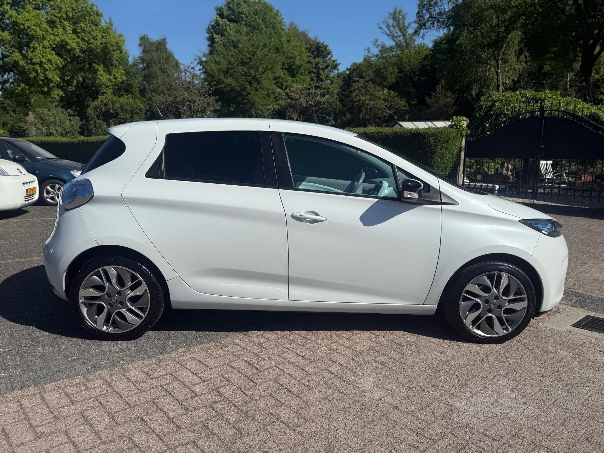 renault-zoe-image6.jpg