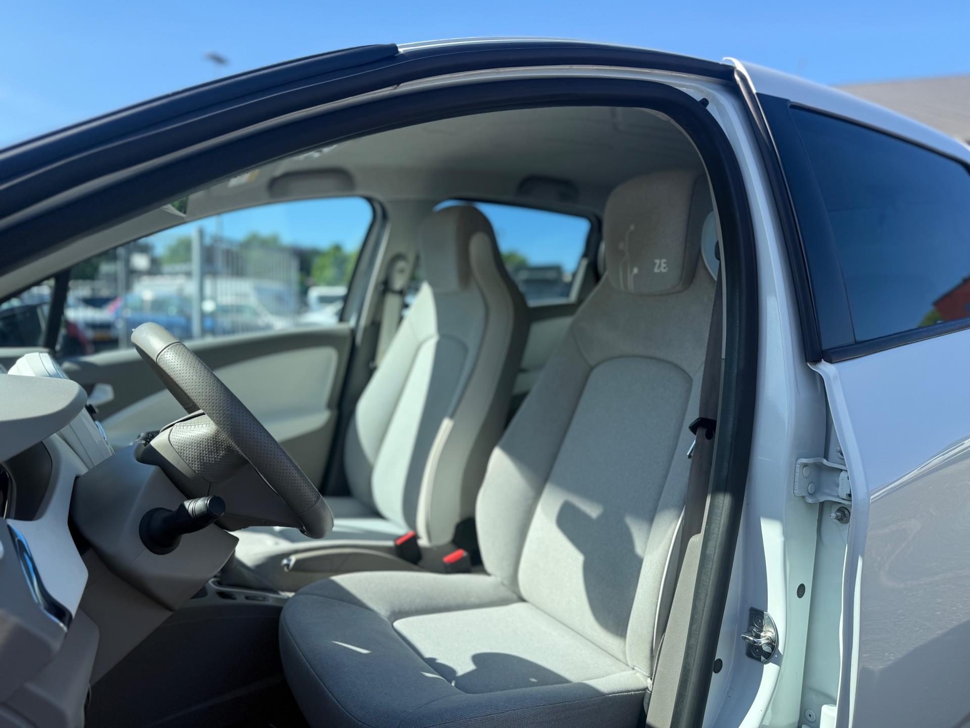 renault-zoe-image9.jpg