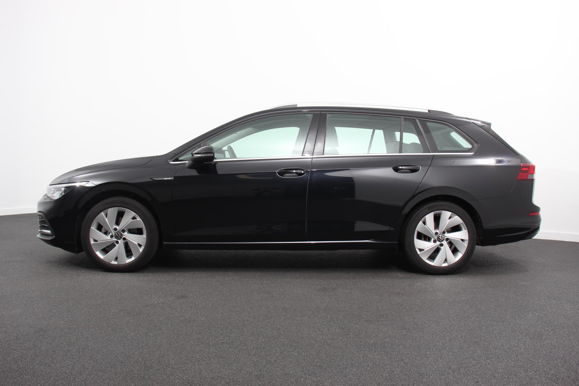 volkswagen-golf-variant-image7.jpg