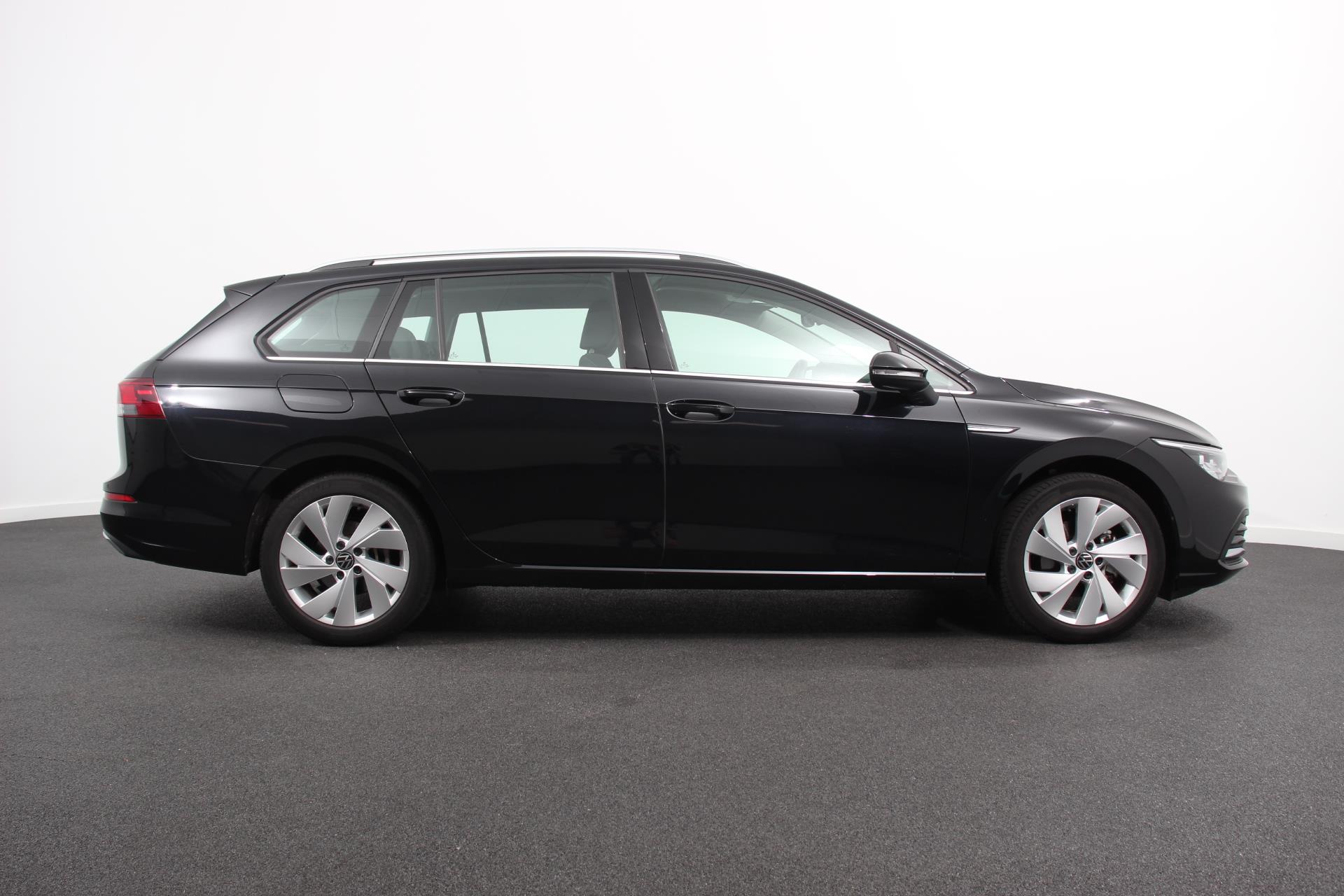volkswagen-golf-variant-image8.jpg
