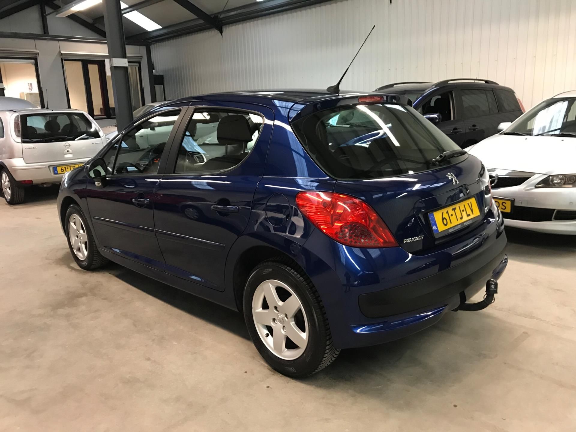 peugeot-207-image4.jpg