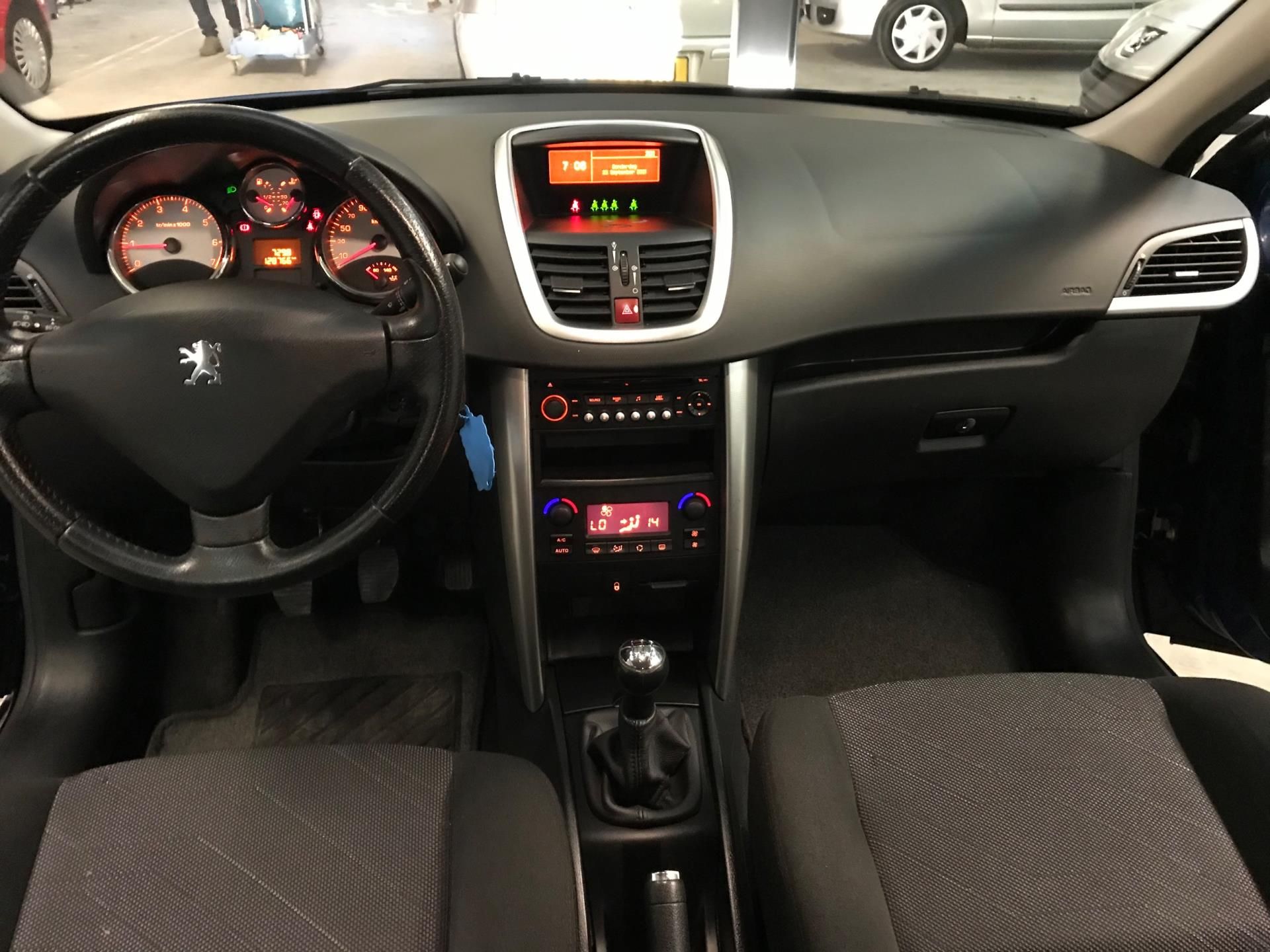 peugeot-207-image6.jpg