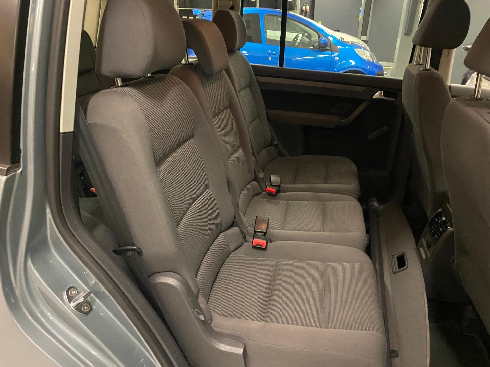 volkswagen-touran-image10.jpg