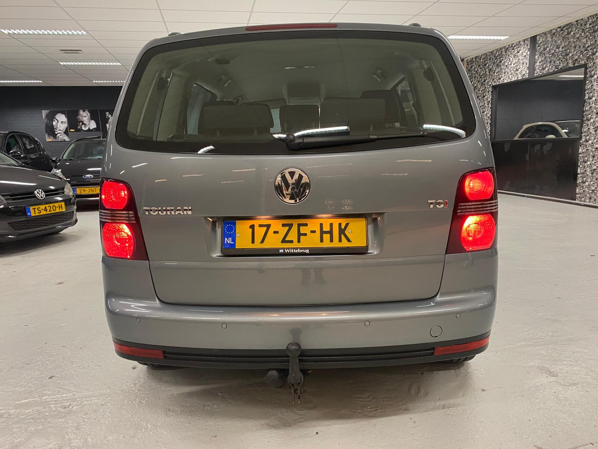 volkswagen-touran-image3.jpg