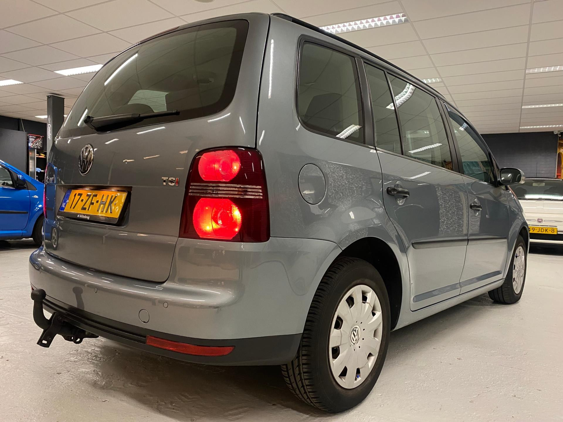 volkswagen-touran-image4.jpg