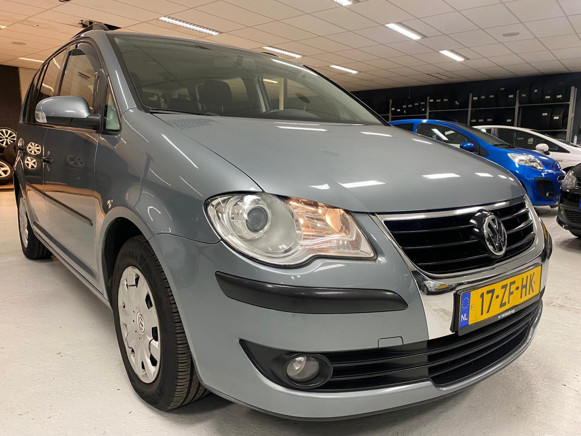 volkswagen-touran-image6.jpg