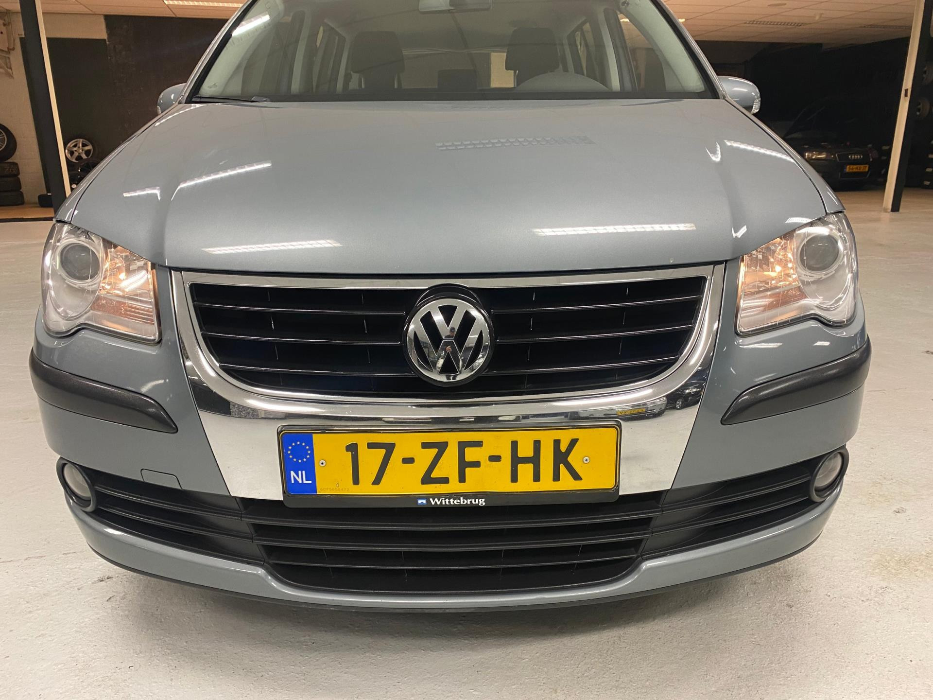 volkswagen-touran-image7.jpg