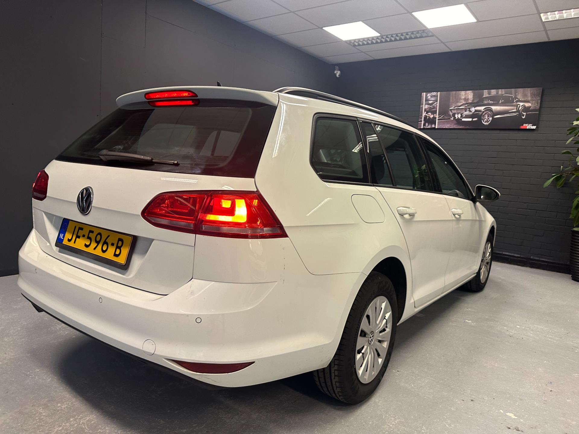 volkswagen-golf-variant-image5.jpg