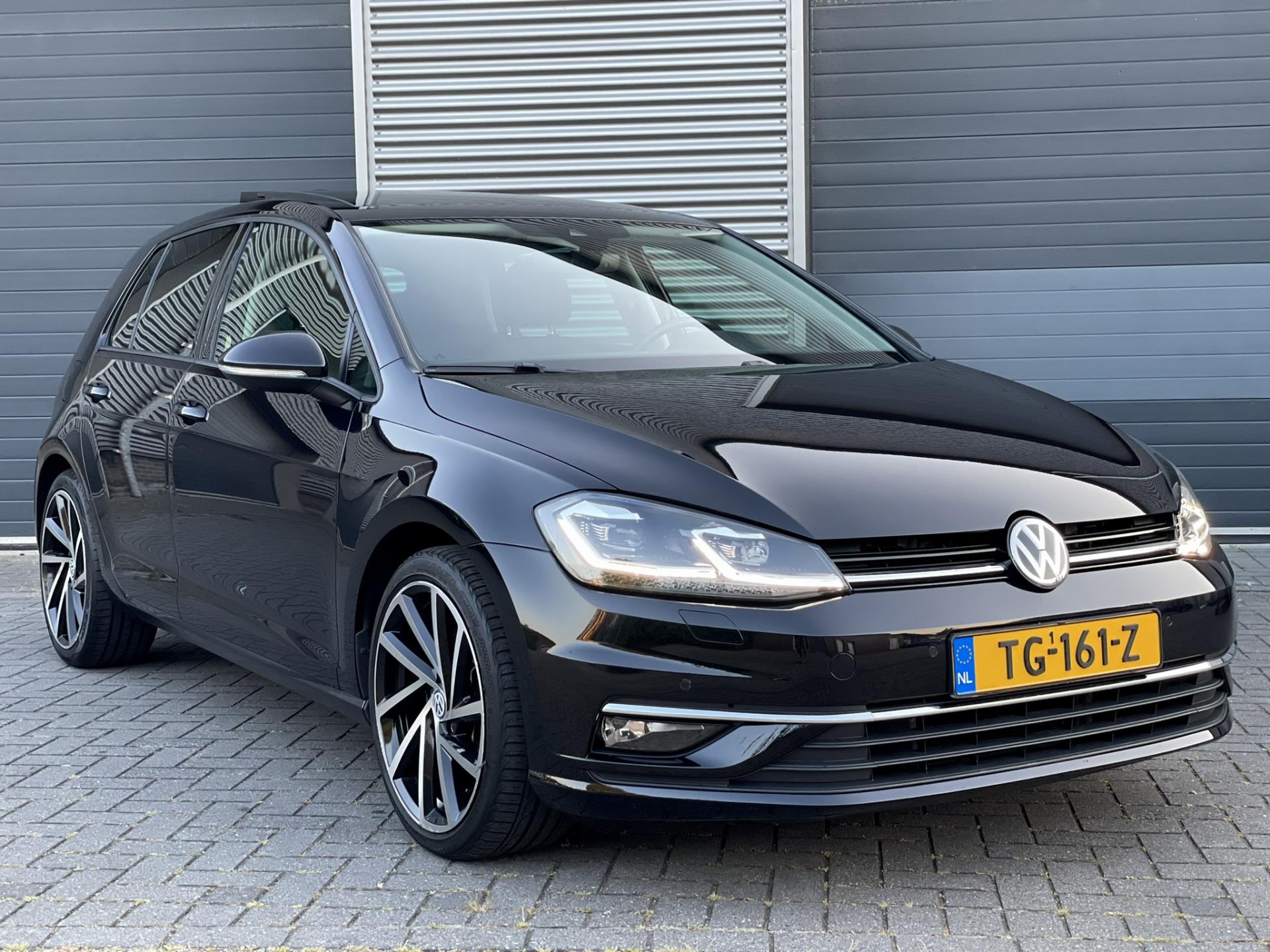 volkswagen-golf-image4.jpg