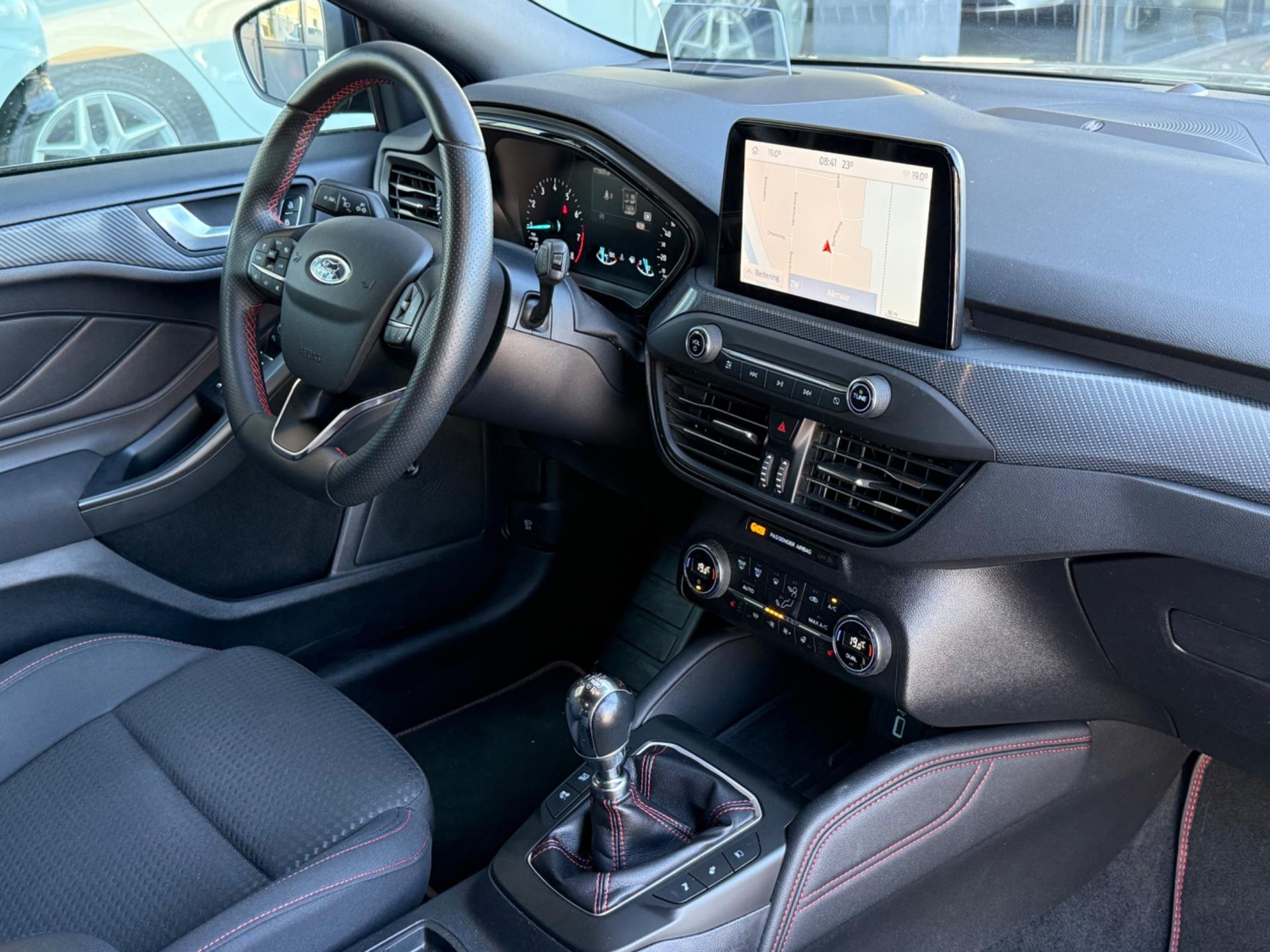 ford-focus-wagon-image10.jpg