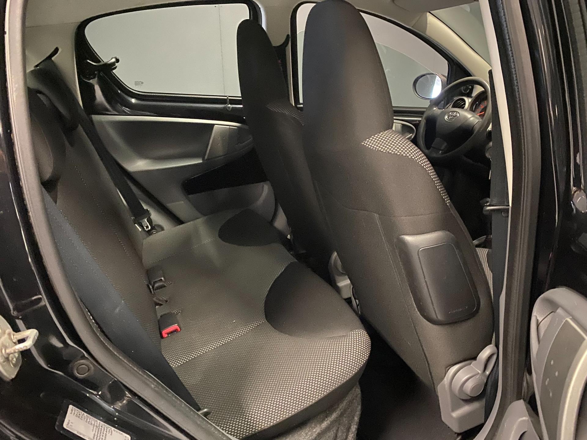 toyota-aygo-image10.jpg