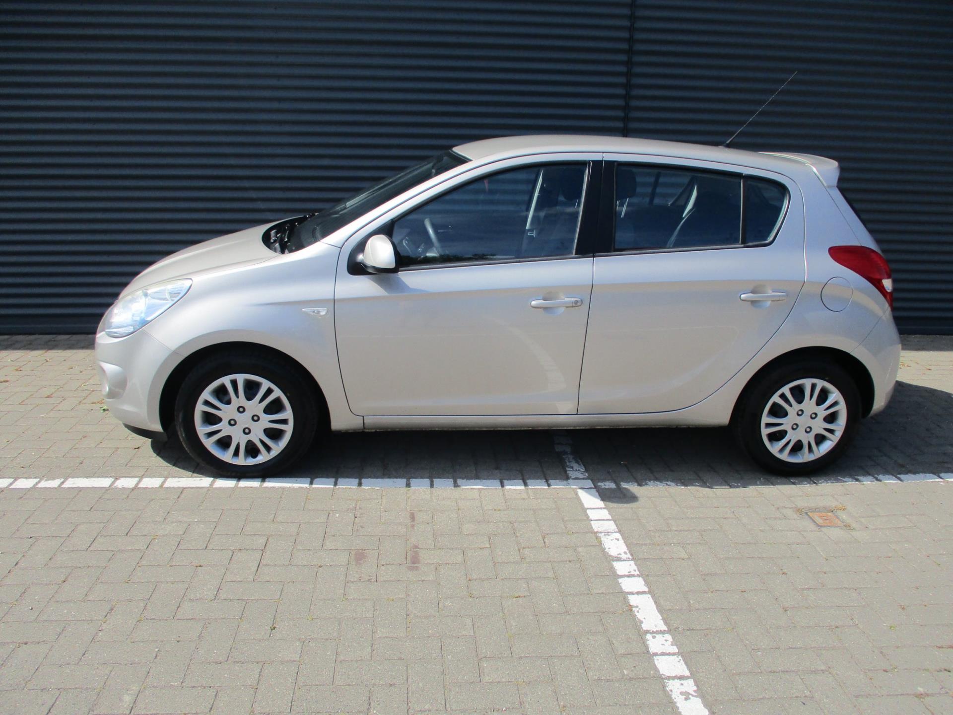 hyundai-i20-image7.jpg