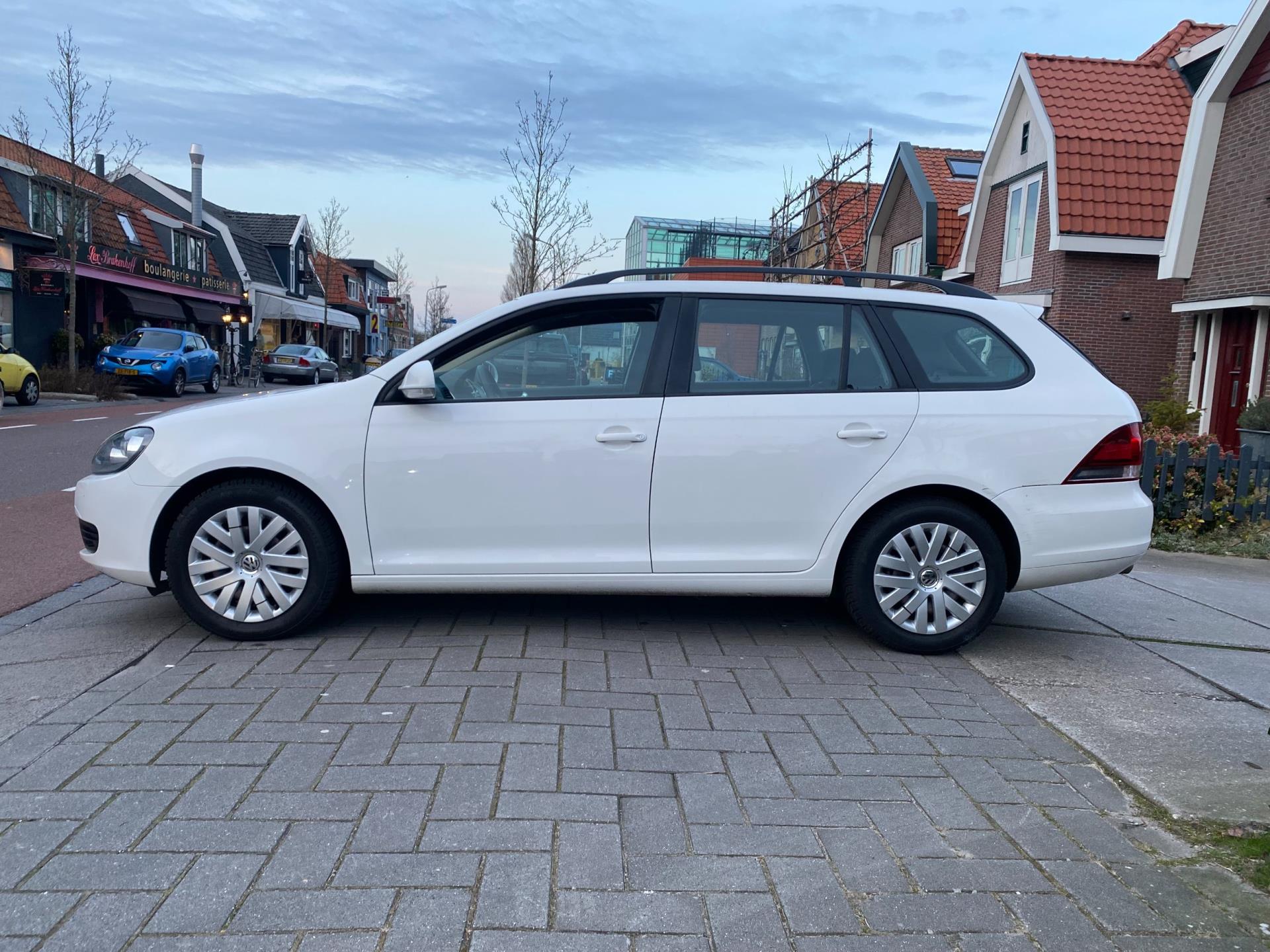 volkswagen-golf-image2.jpg