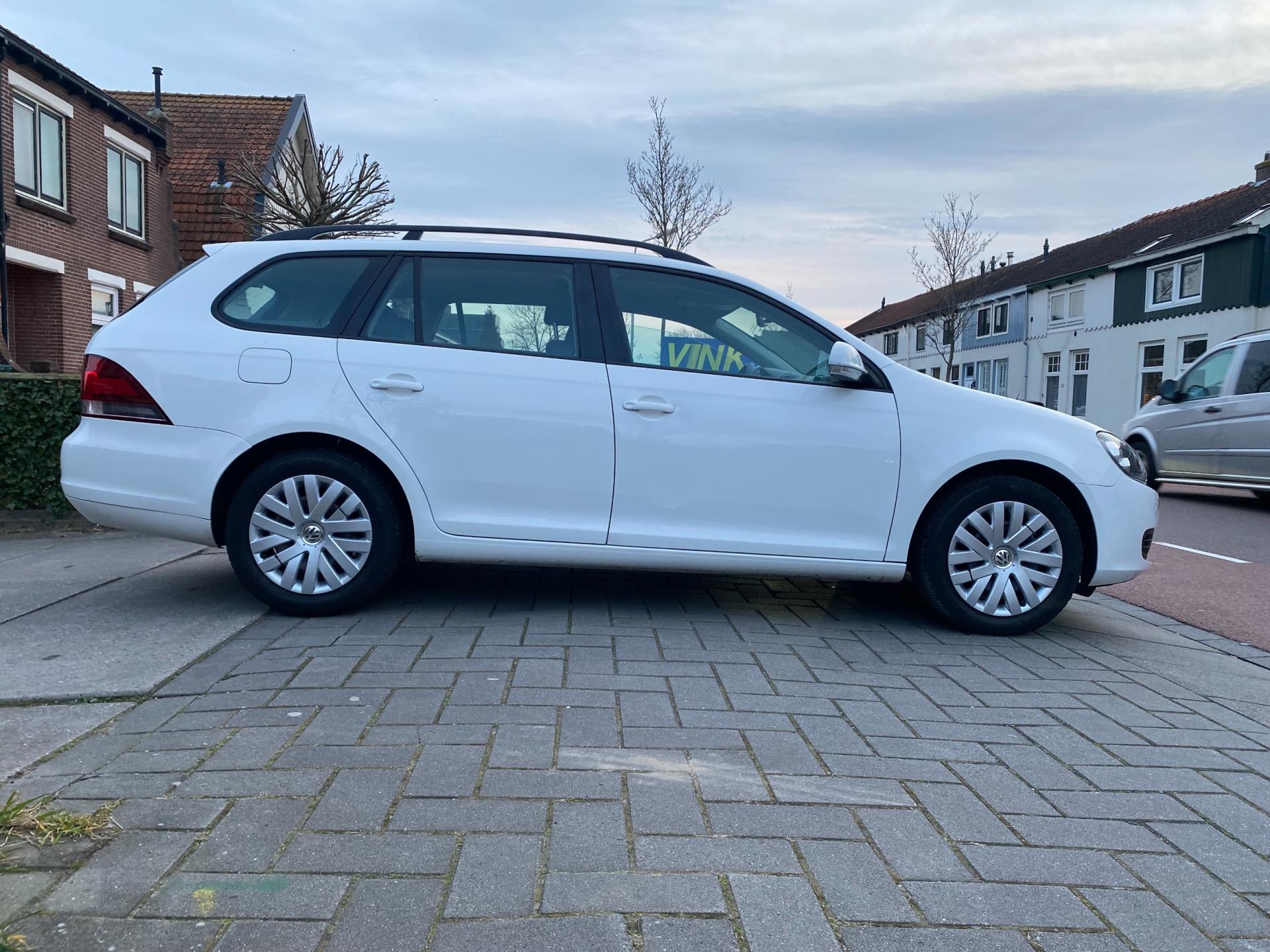 volkswagen-golf-image6.jpg