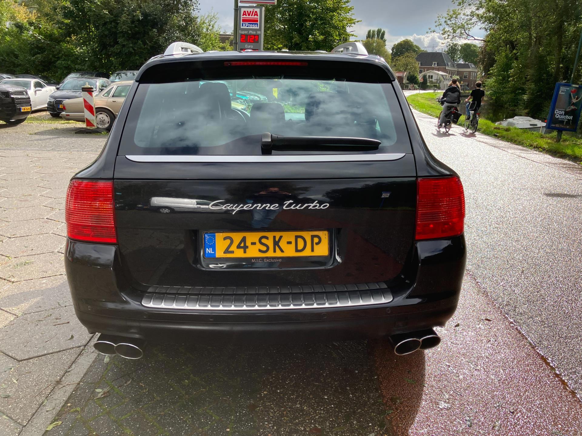 porsche-cayenne-image4.jpg