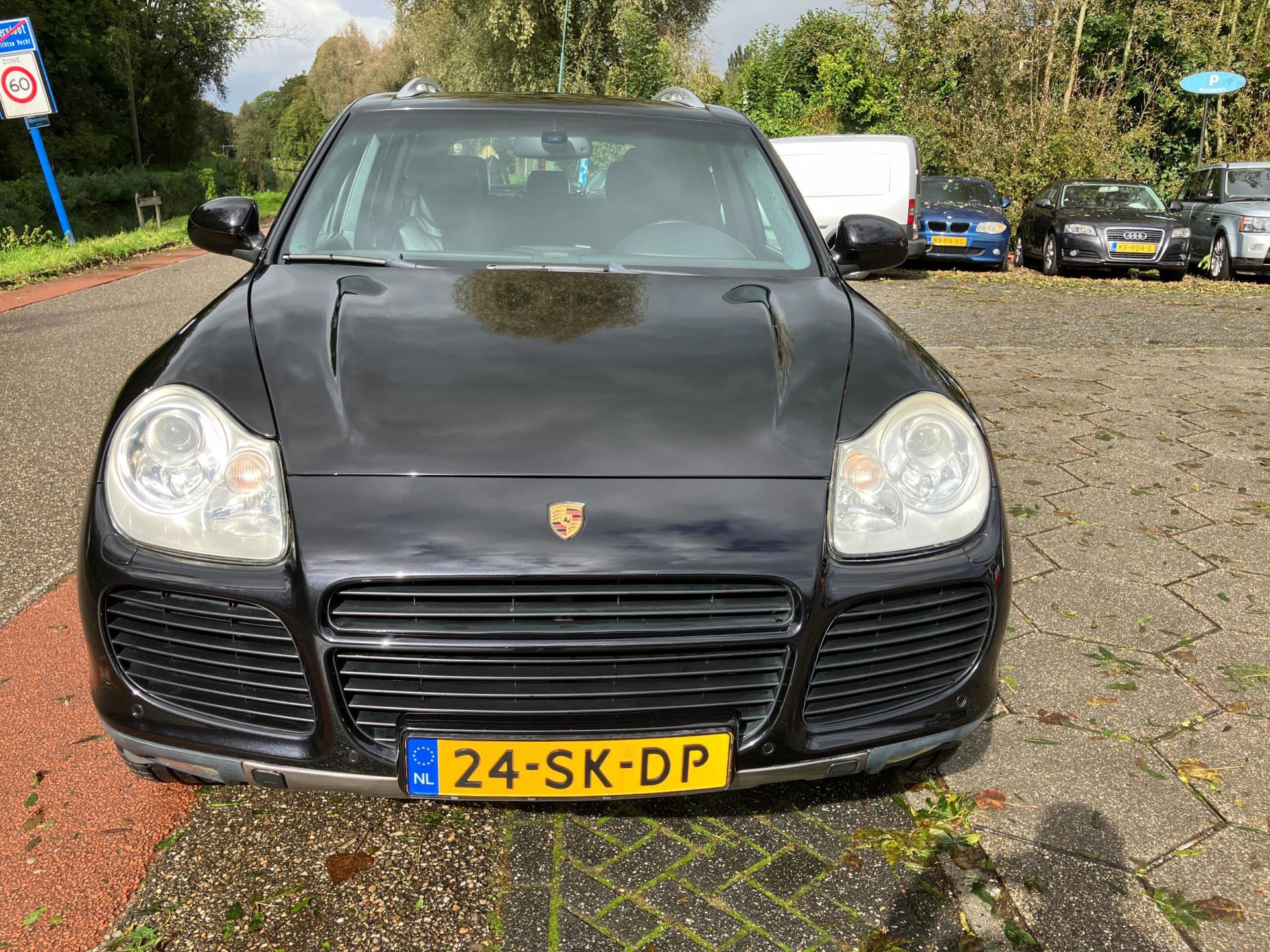 porsche-cayenne-image8.jpg