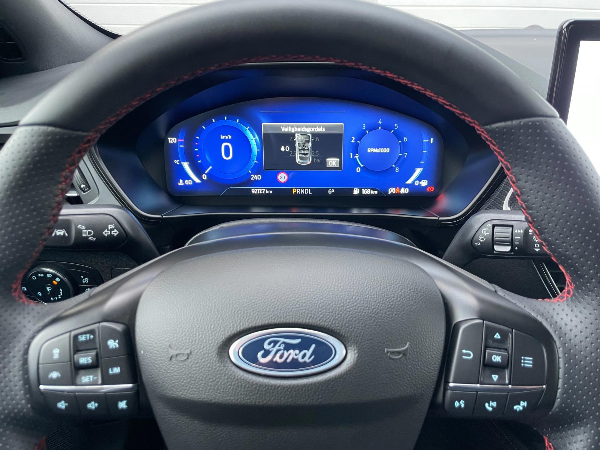 ford-focus-wagon-image10.jpg