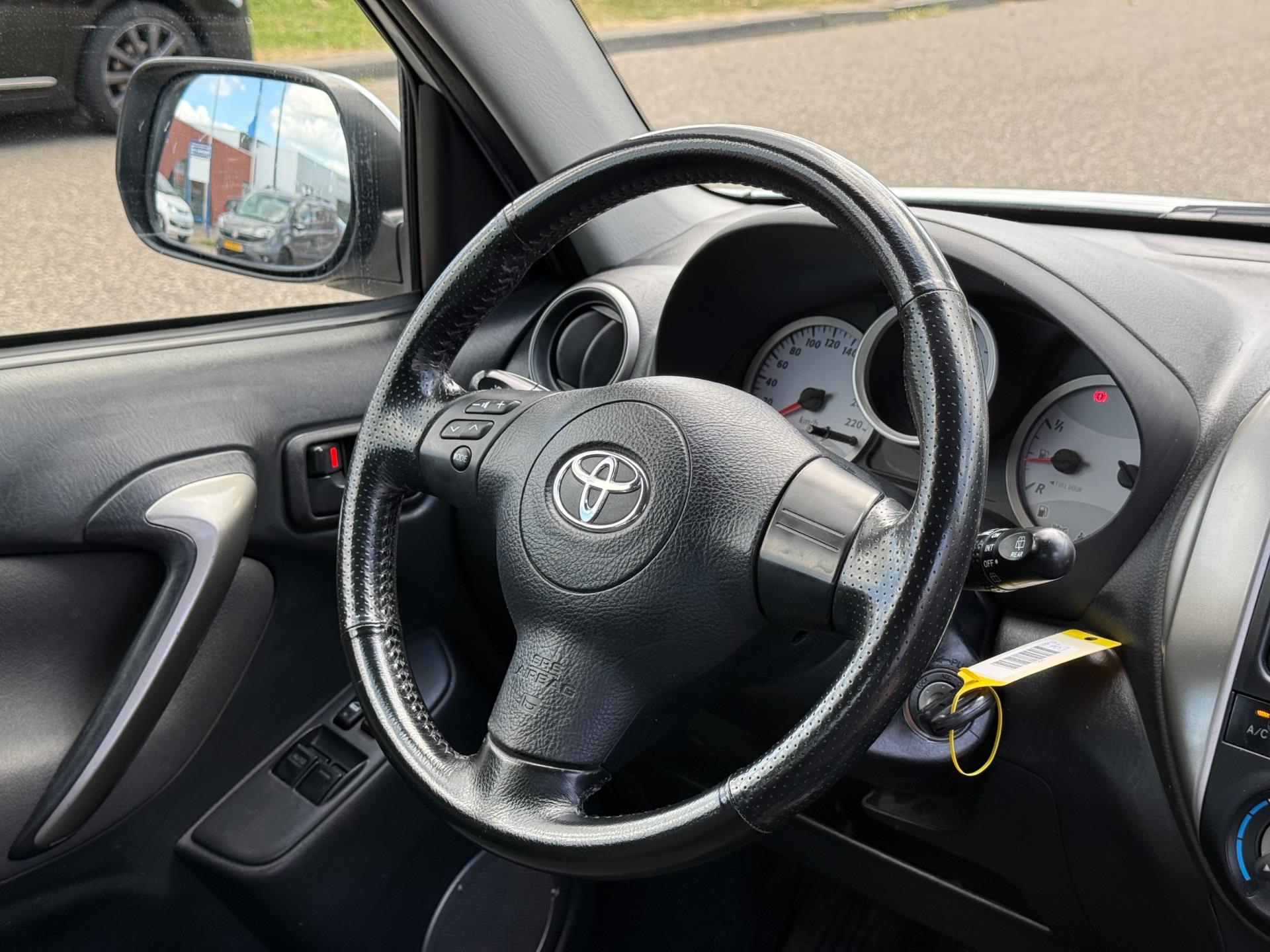 toyota-rav4-image7.jpg