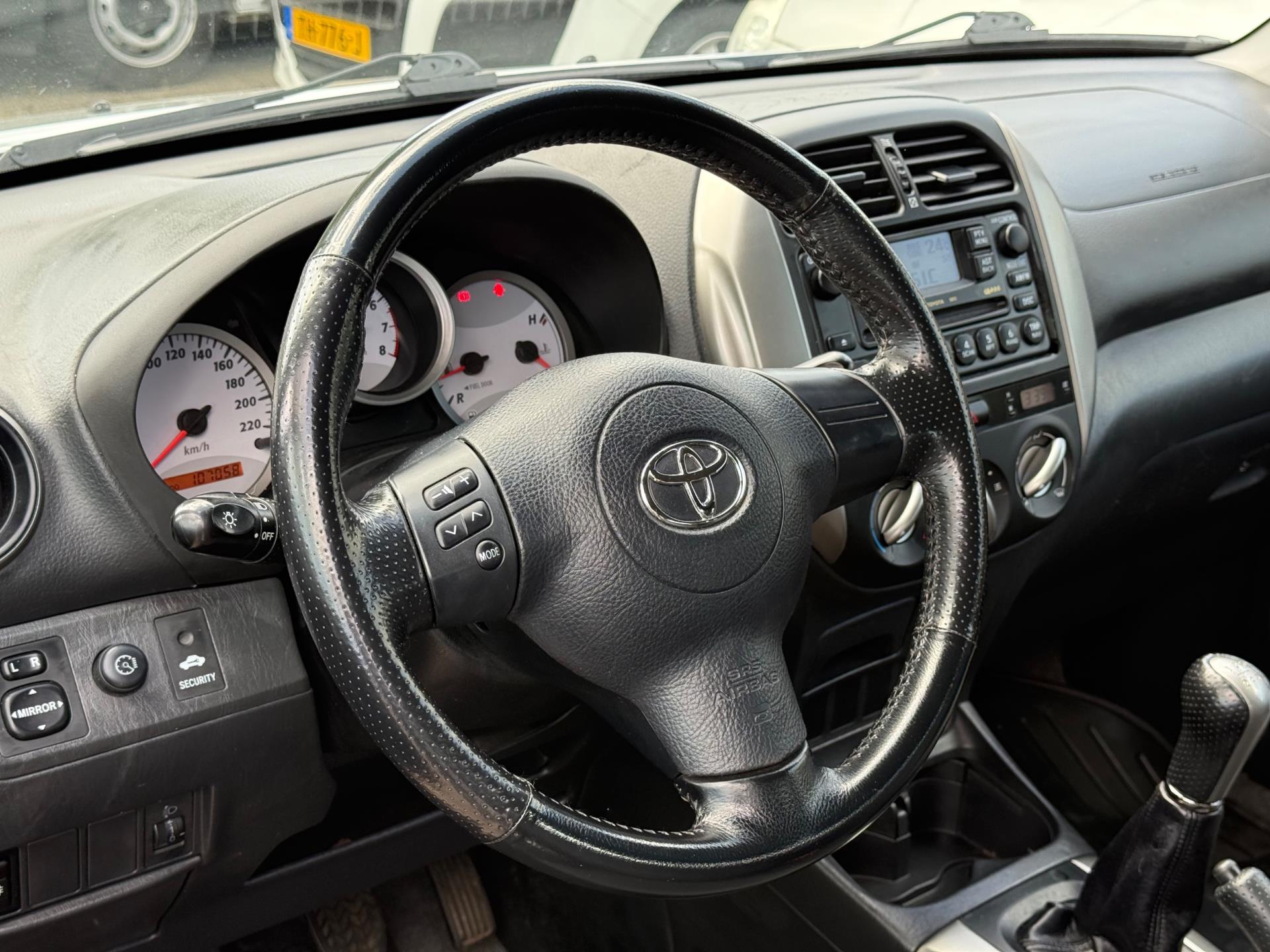 toyota-rav4-image8.jpg