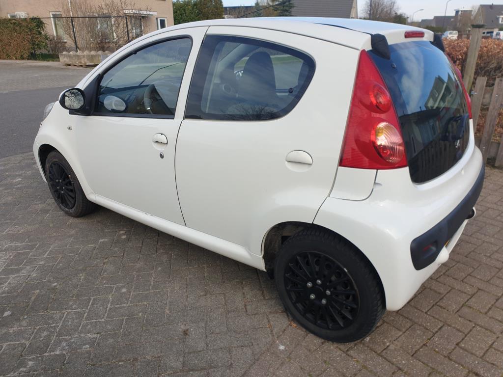 peugeot-107-image5.jpg