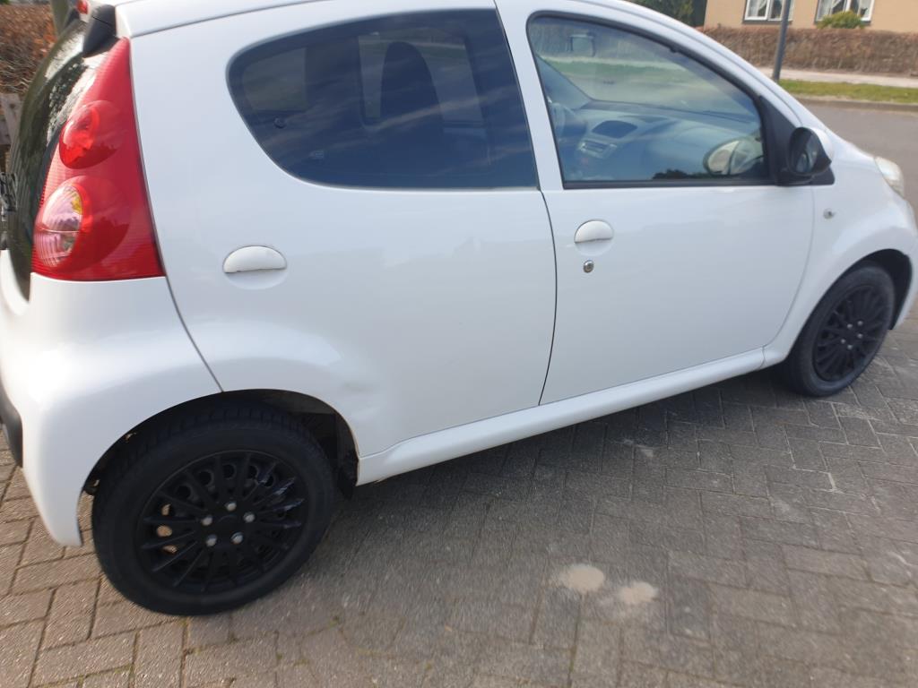 peugeot-107-image9.jpg