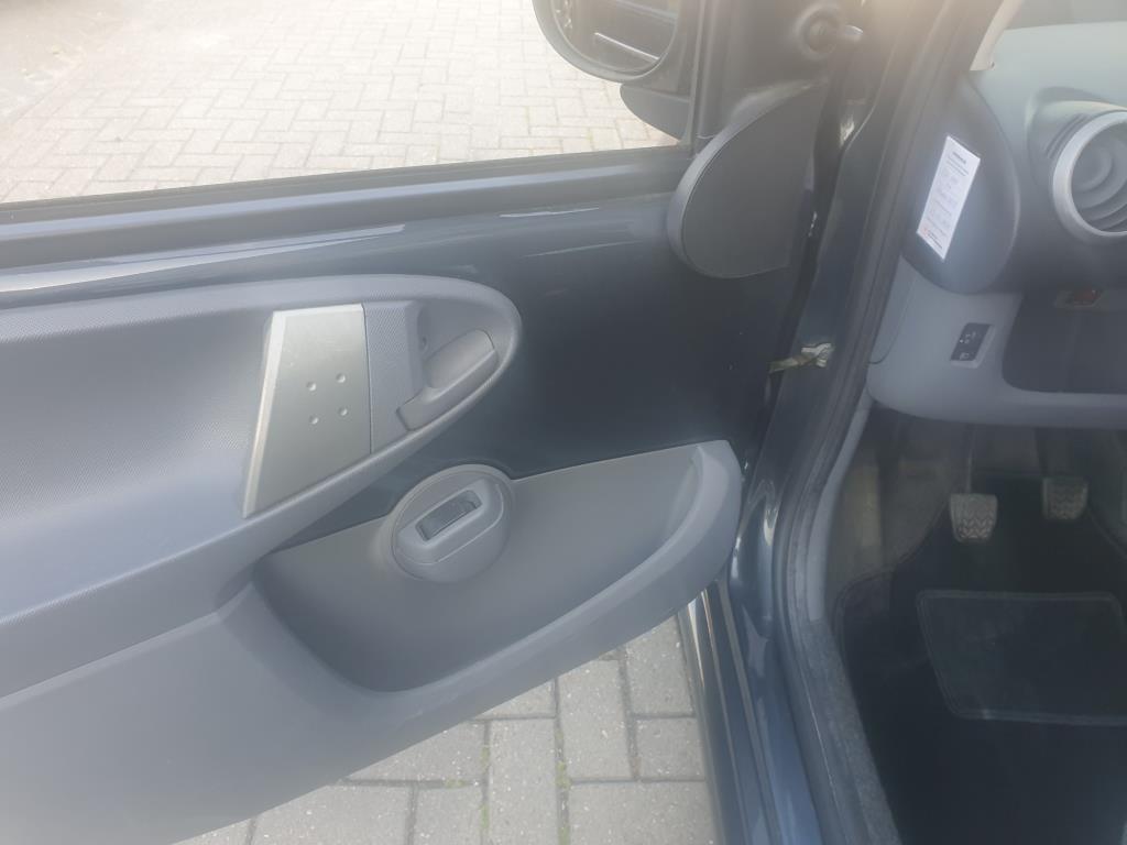toyota-aygo-image8.jpg