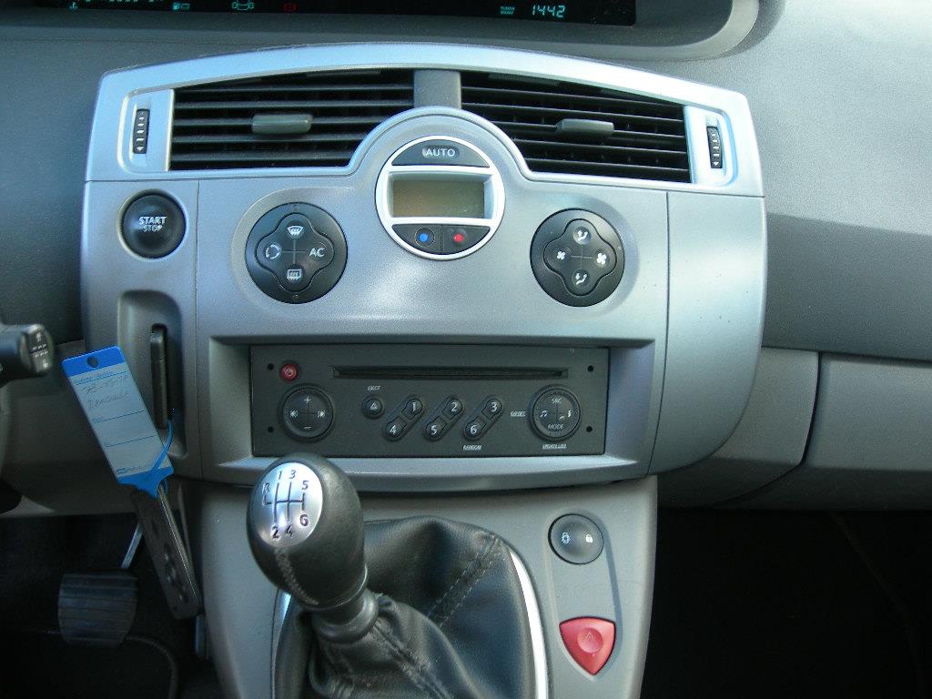 renault-scenic-image9.jpg