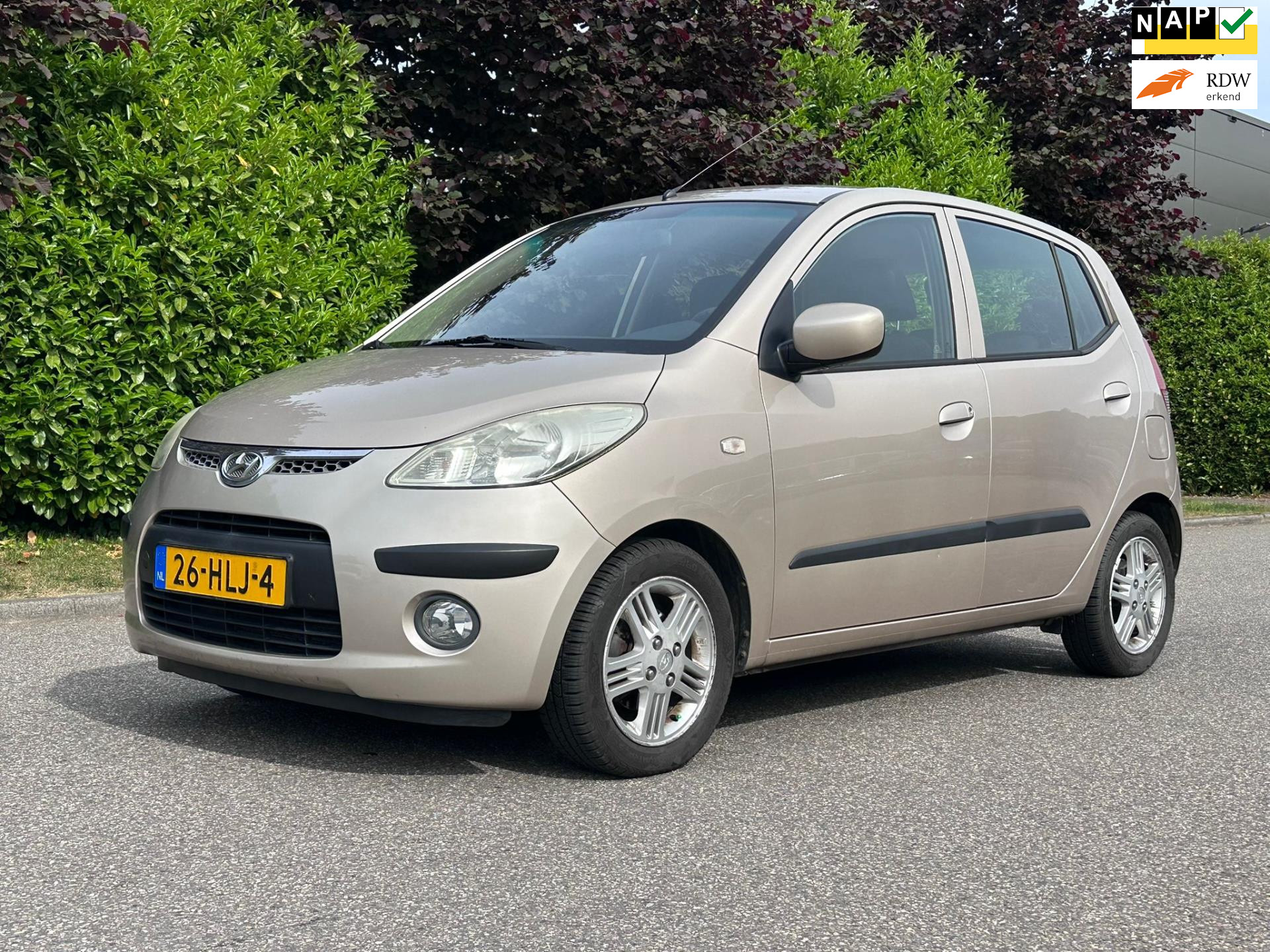 220860452/hyundai-i10-image1.jpg