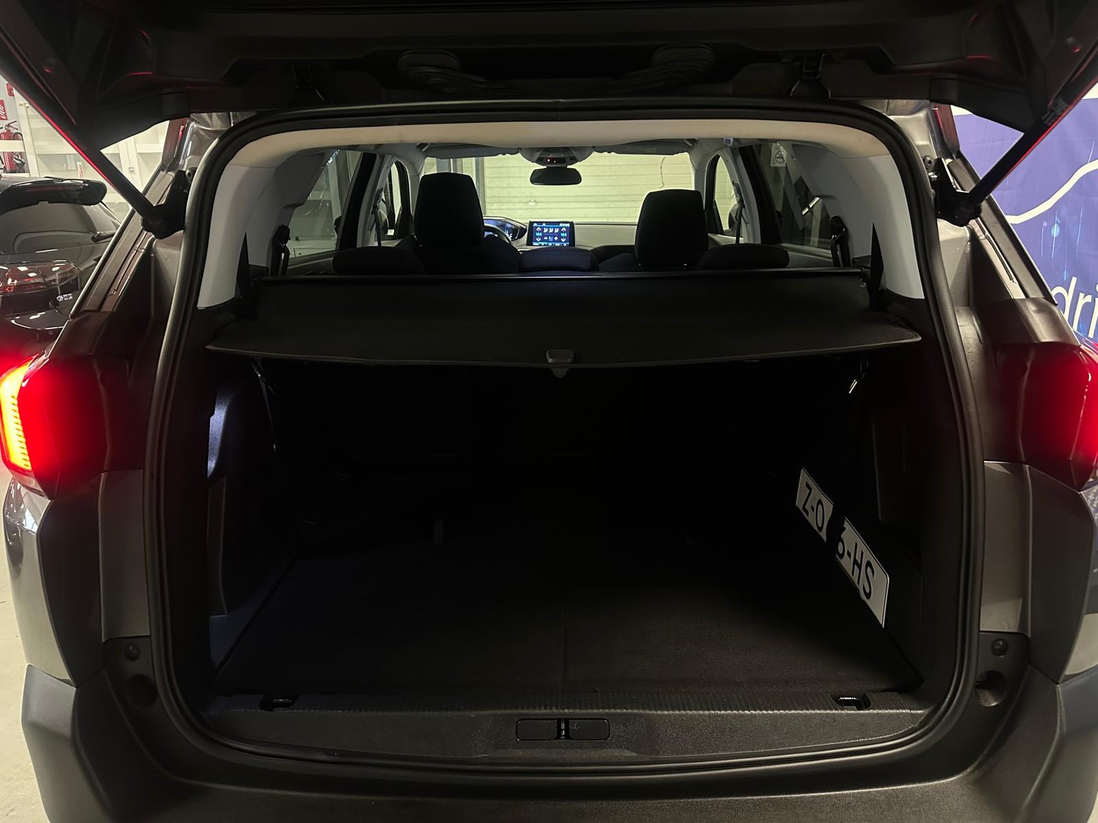 peugeot-5008-image8.jpg