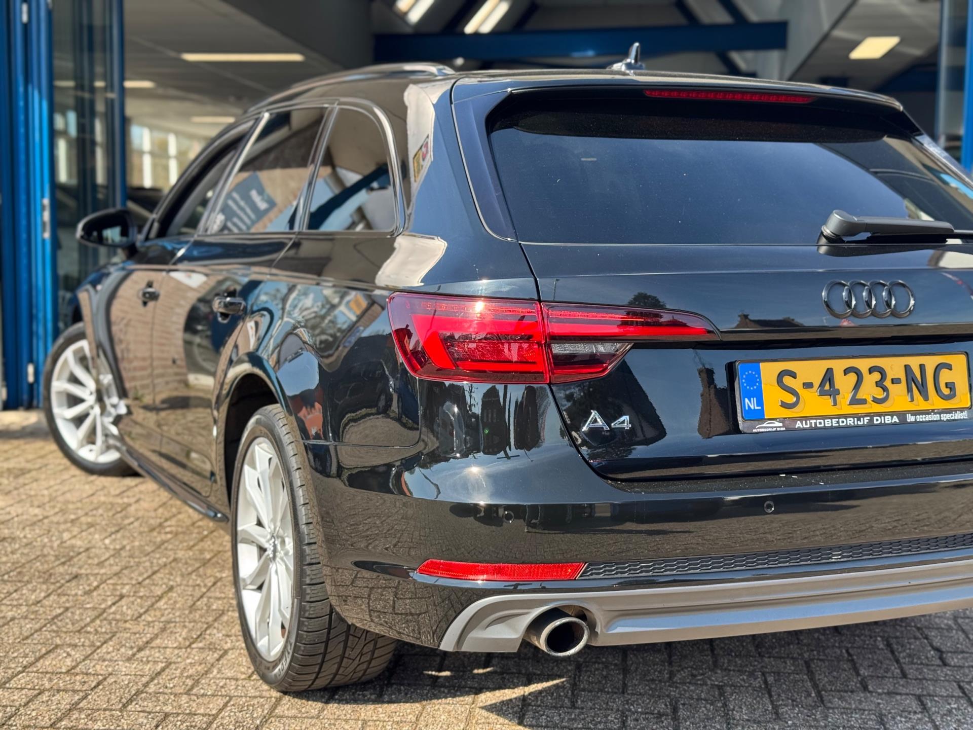 audi-a4-image4.jpg