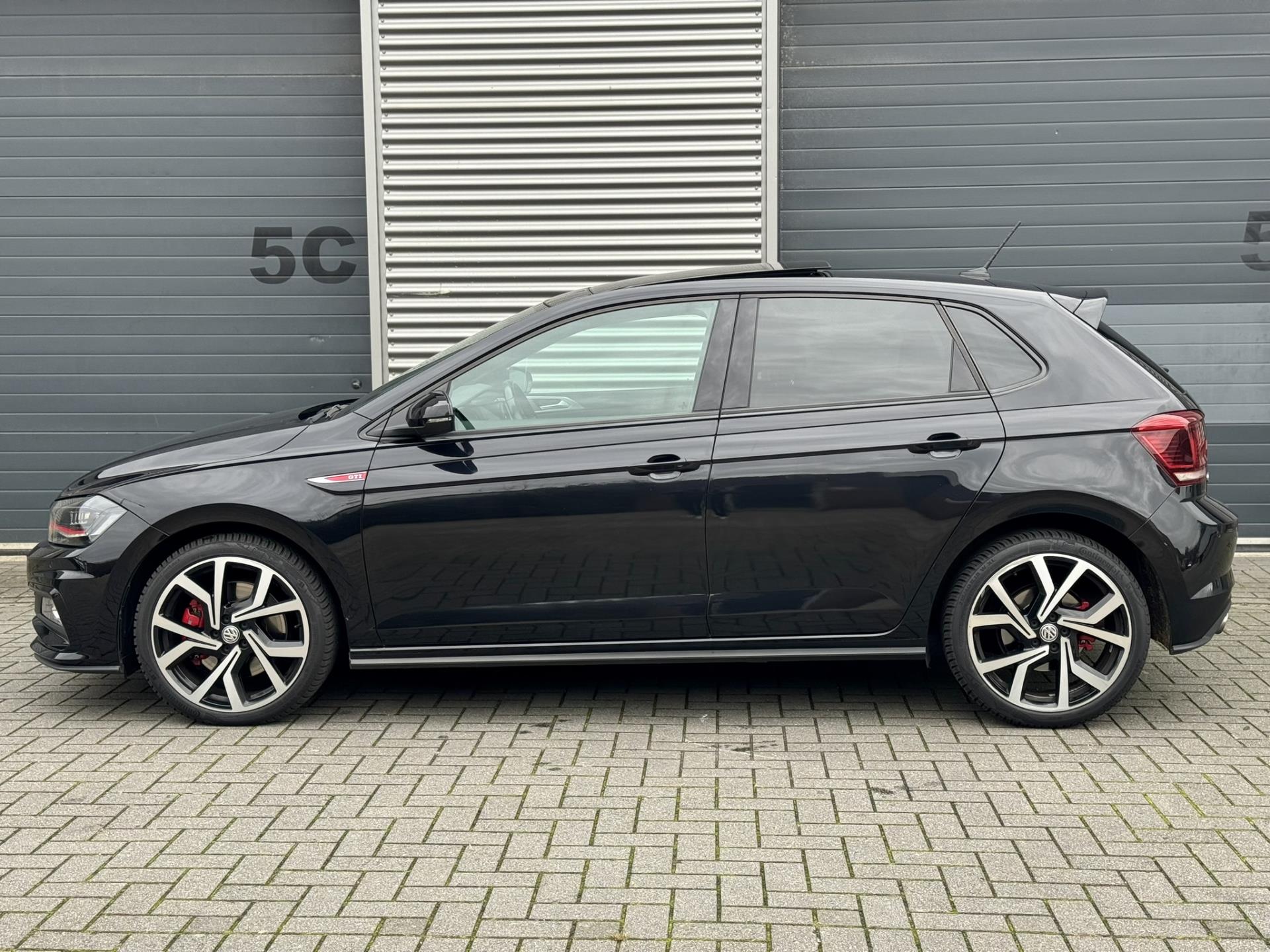 volkswagen-polo-image2.jpg
