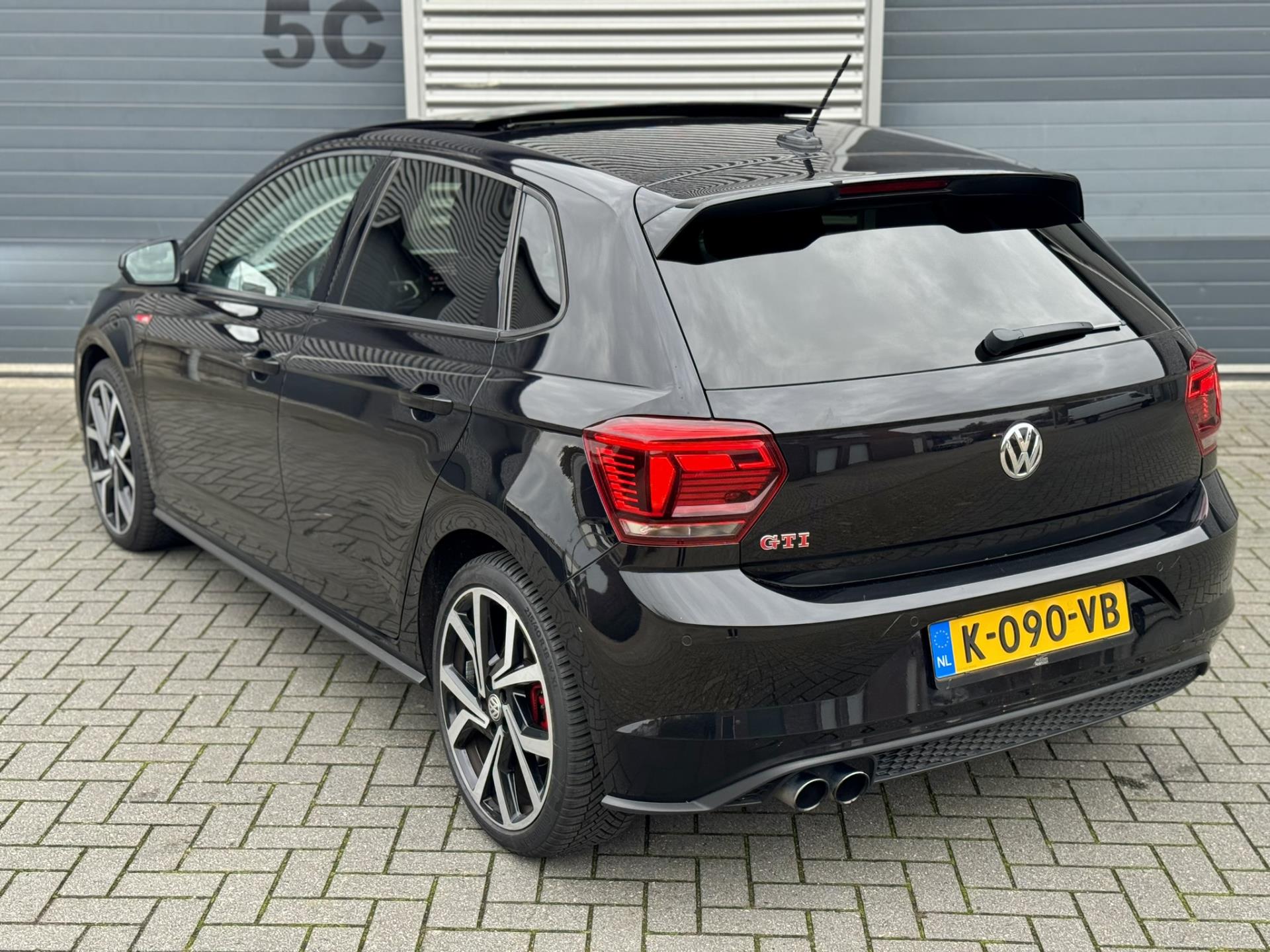 volkswagen-polo-image9.jpg