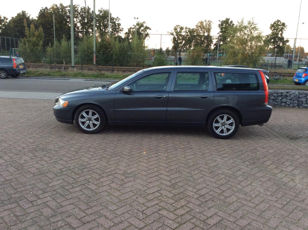 volvo-v70-image5.jpg