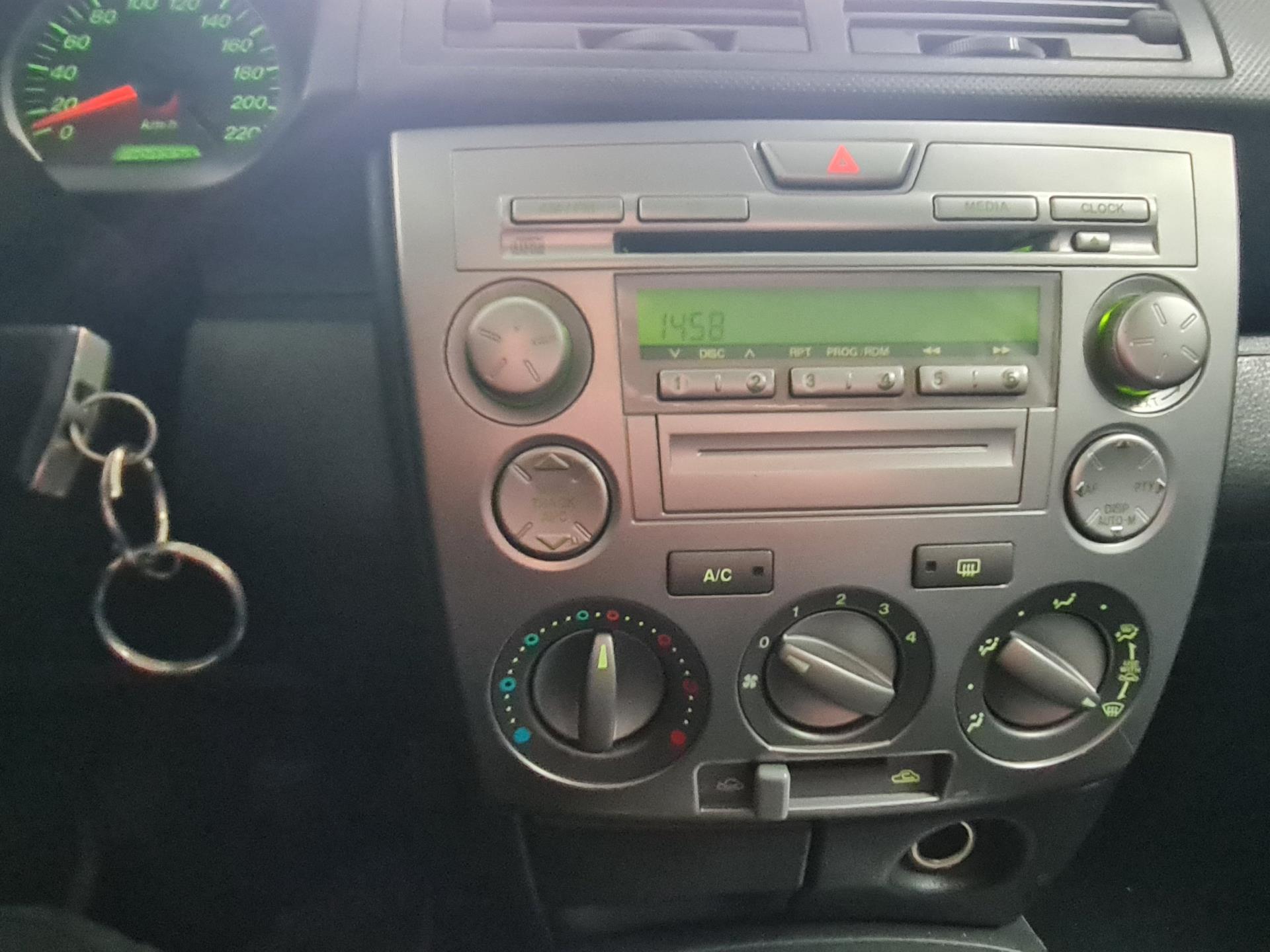 mazda-2-image10.jpg