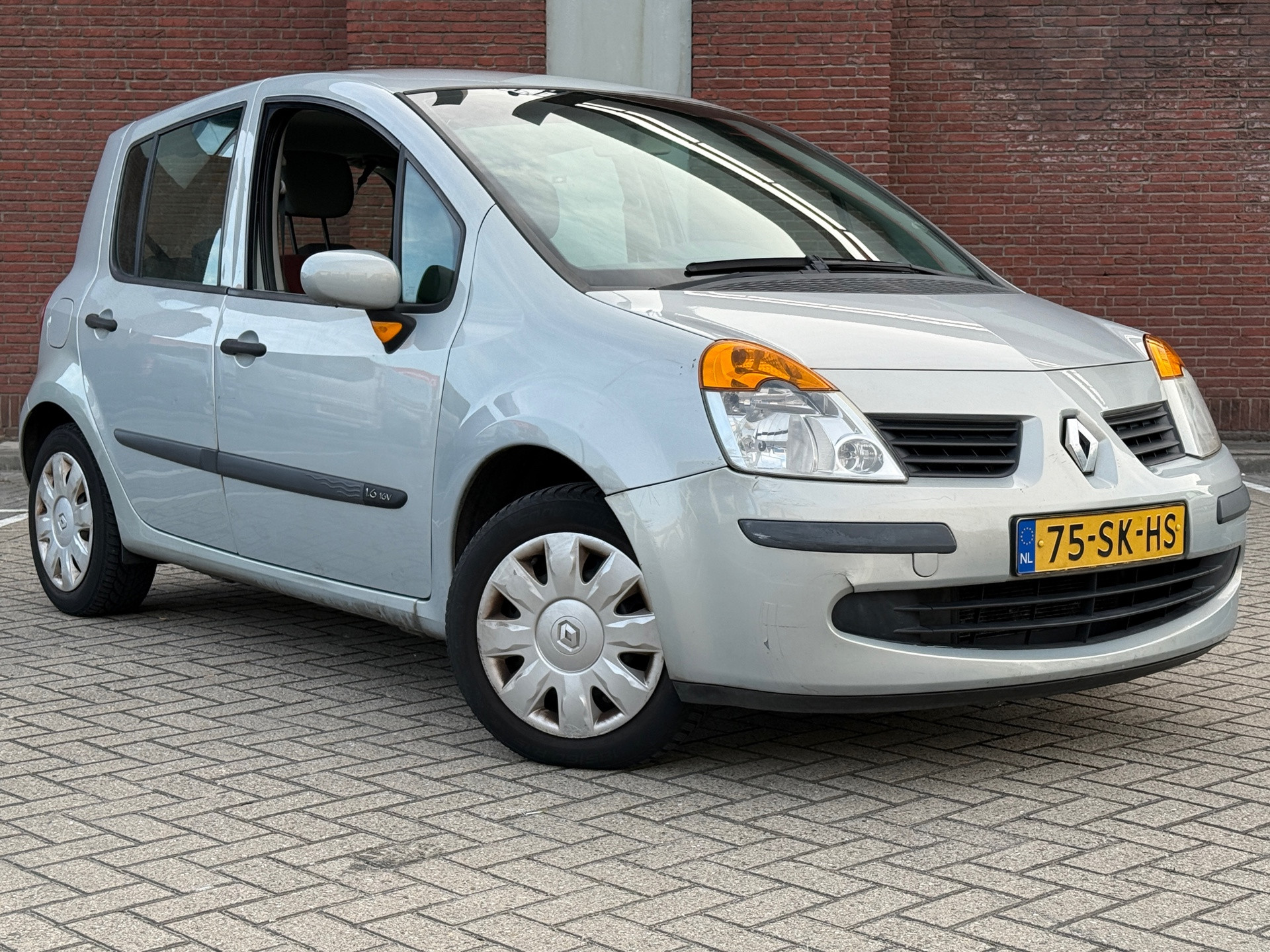 228751162/renault-modus-image1.jpg