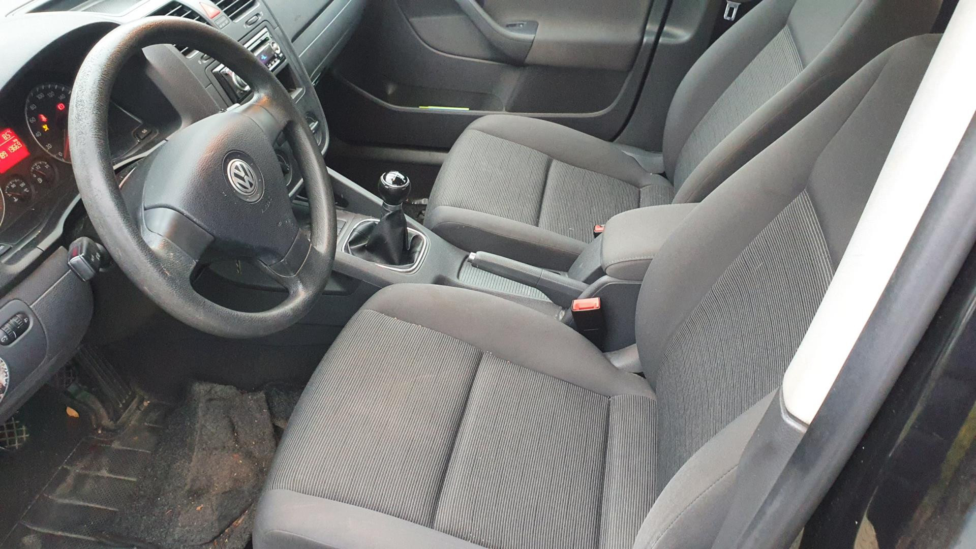 volkswagen-golf-image6.jpg