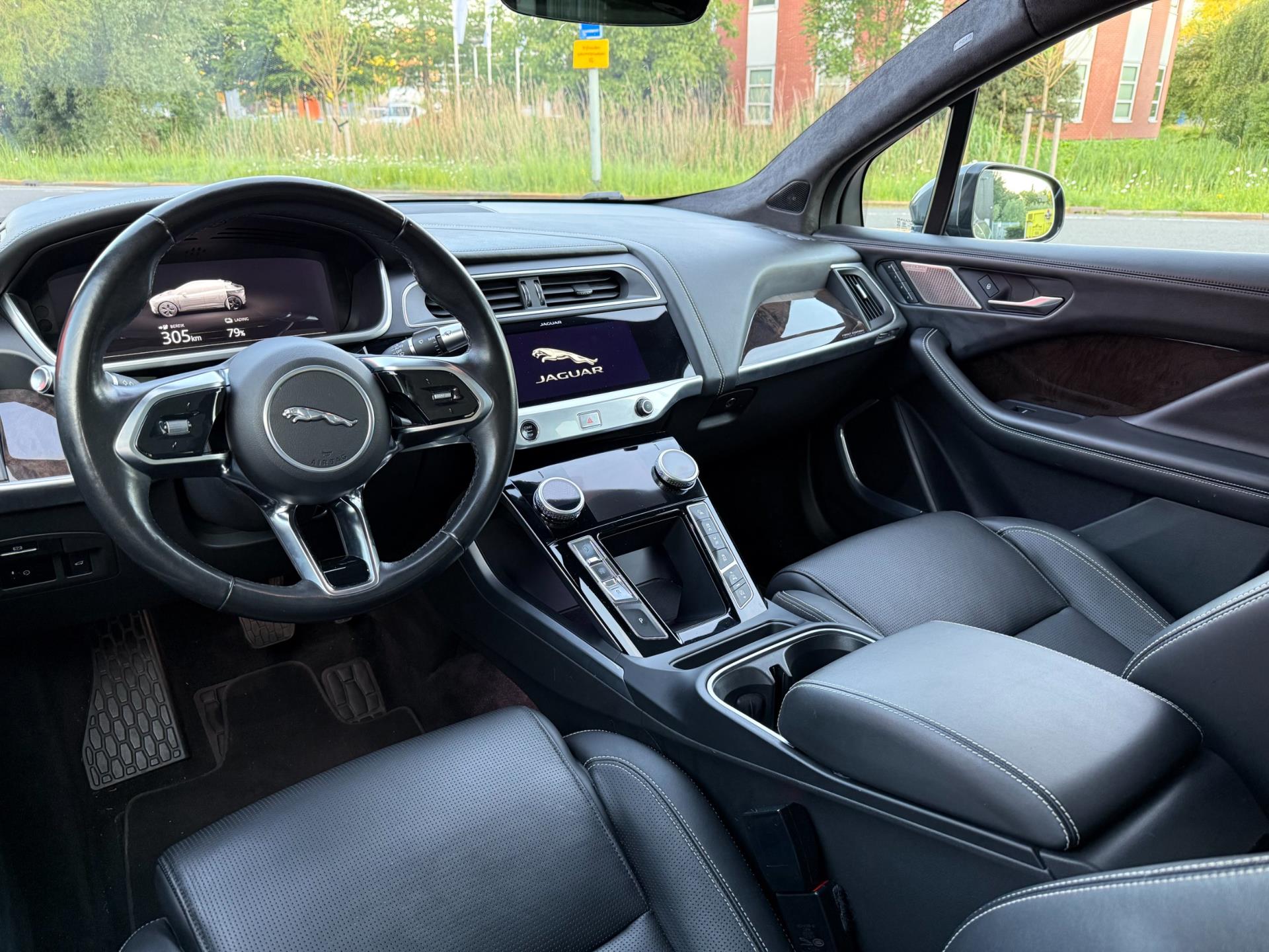 jaguar-i-pace-image5.jpg